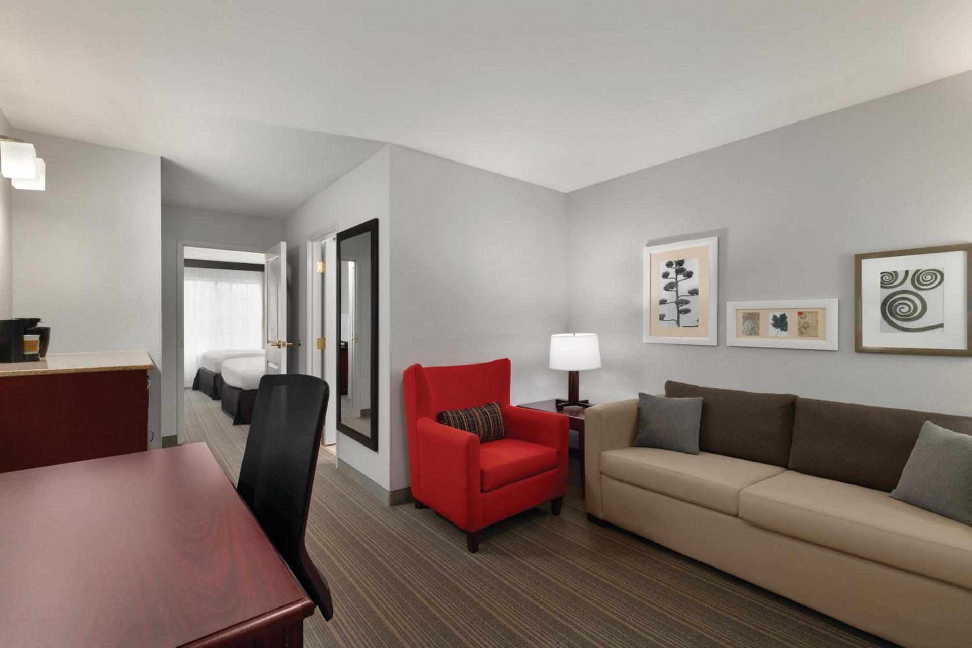 Garner Hotel Madison - Huntsville Airport by IHG photo 2