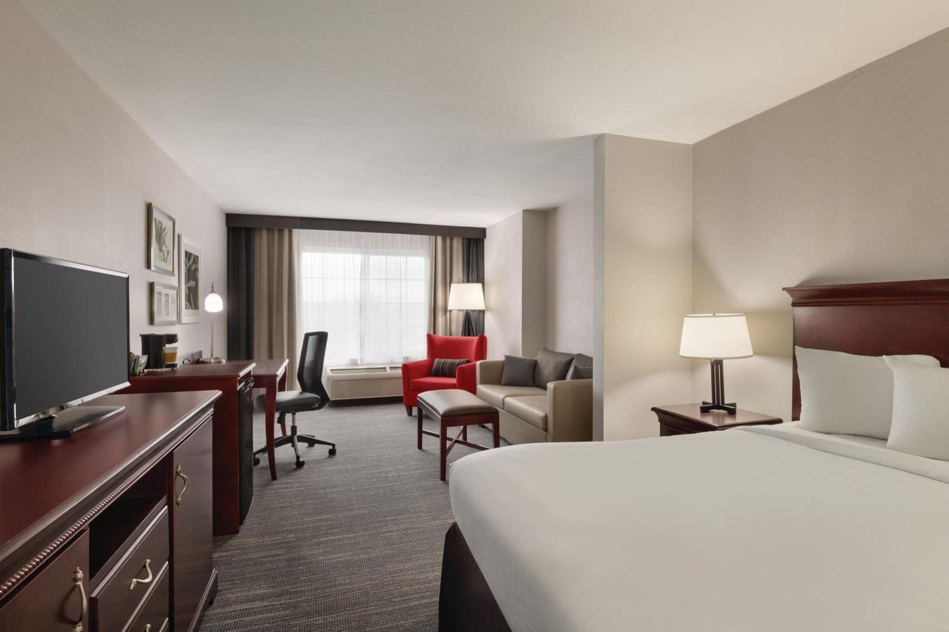 Garner Hotel Madison - Huntsville Airport by IHG photo 40