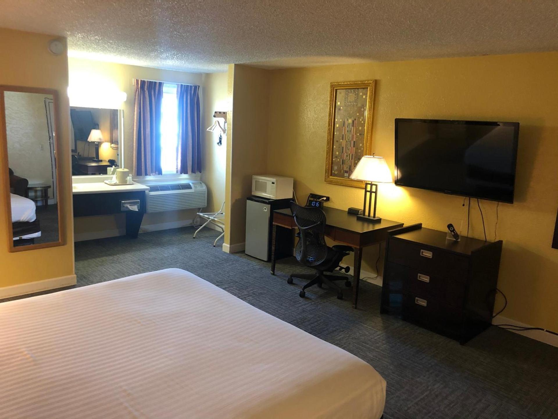 Nendels Inn & Suites Dodge City Airport photo 3