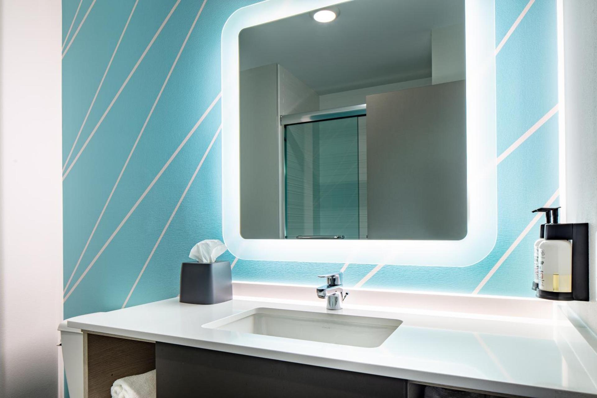 avid hotels - Madison - Monona by IHG photo 14