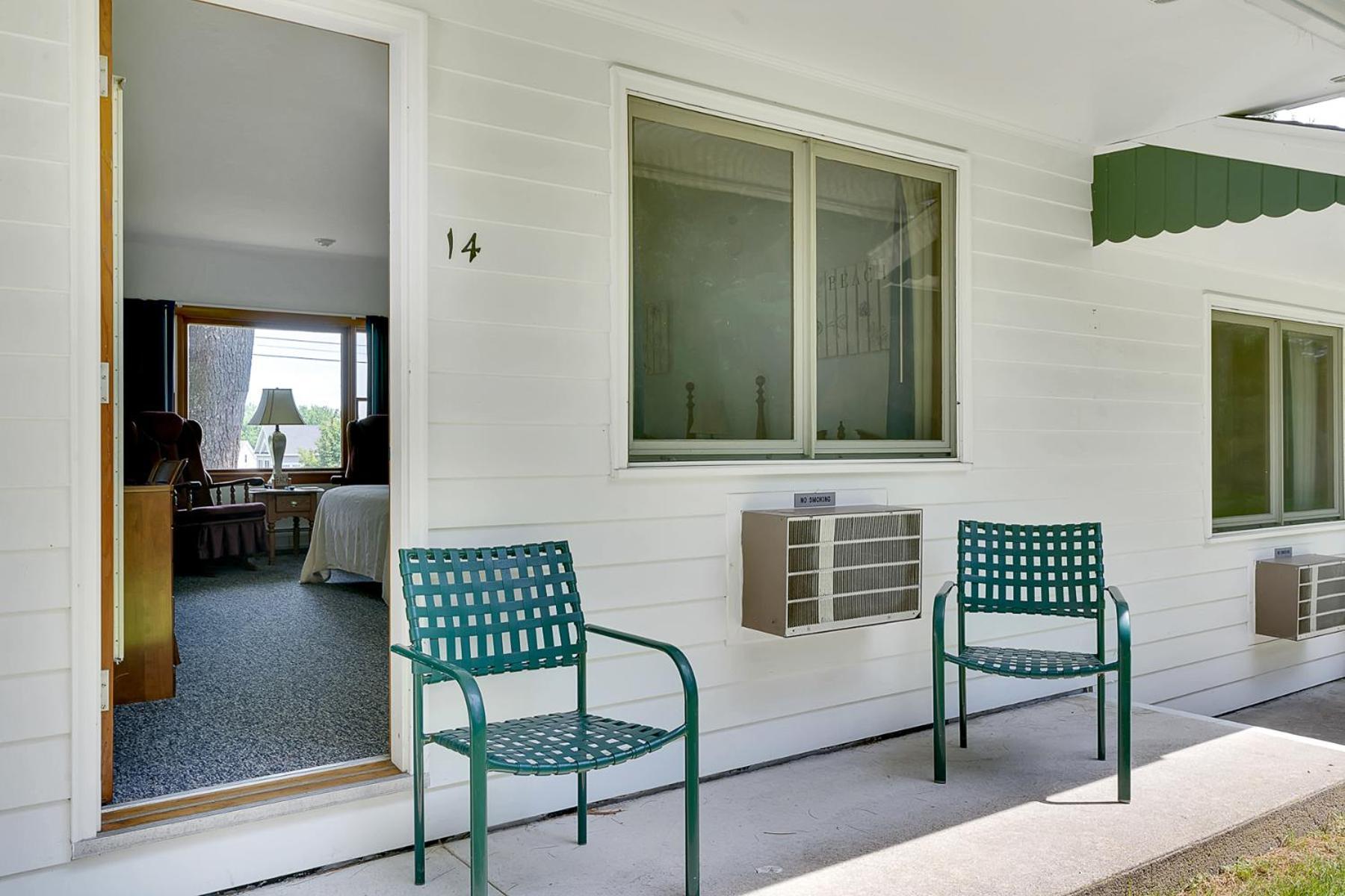 Towne Lyne Motel photo 65