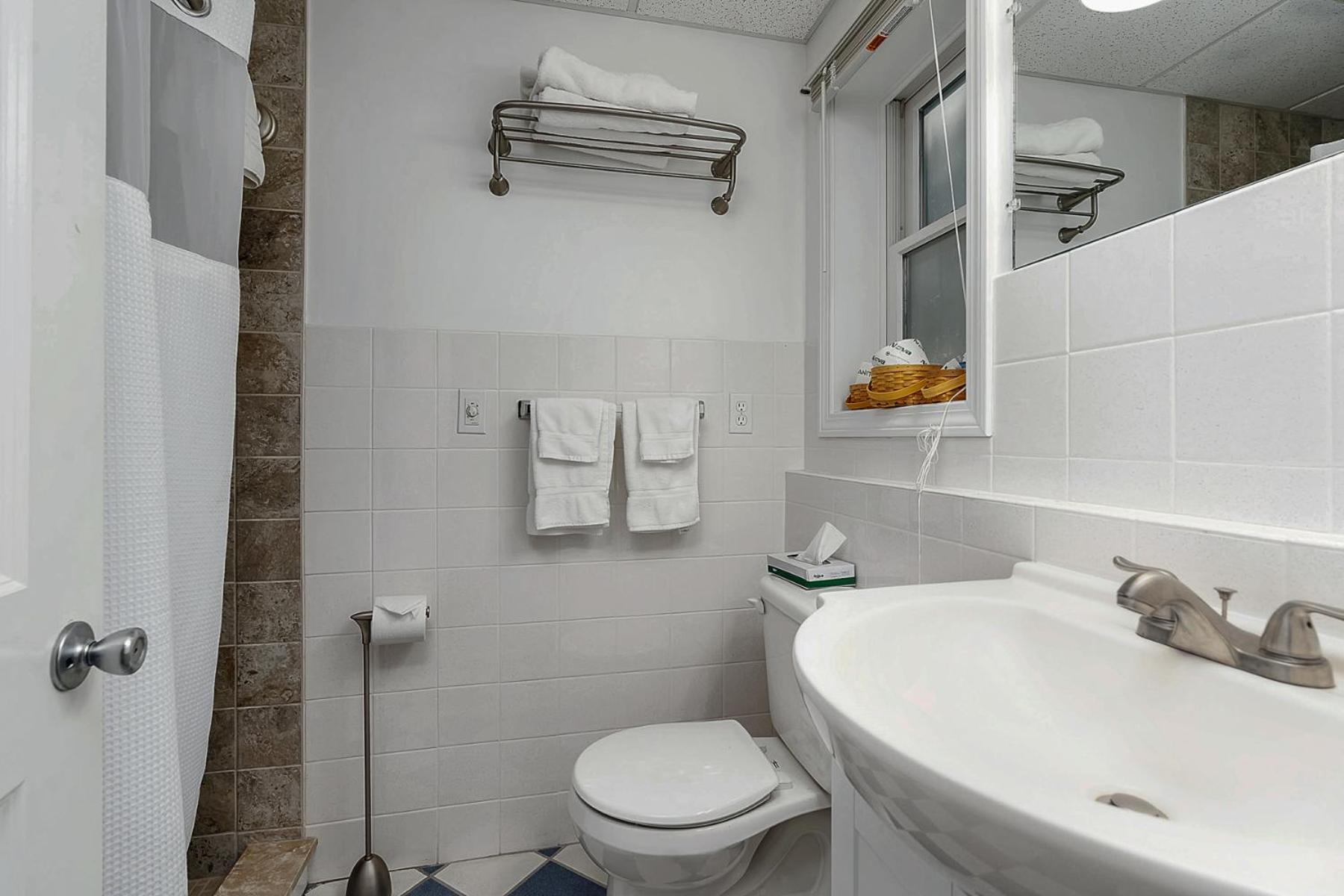 Towne Lyne Motel photo 29