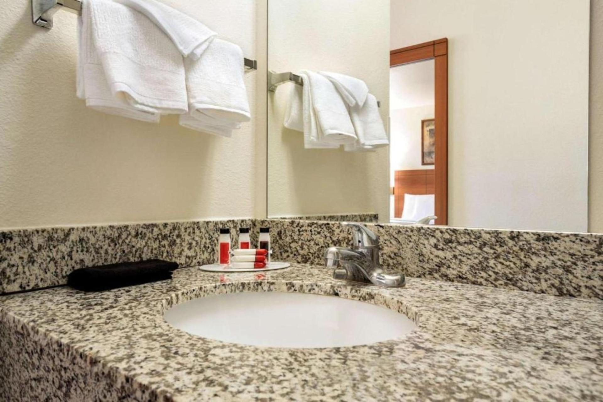 Travelodge by Wyndham Bill WY Thunder Basin Ntl Grassland photo 23