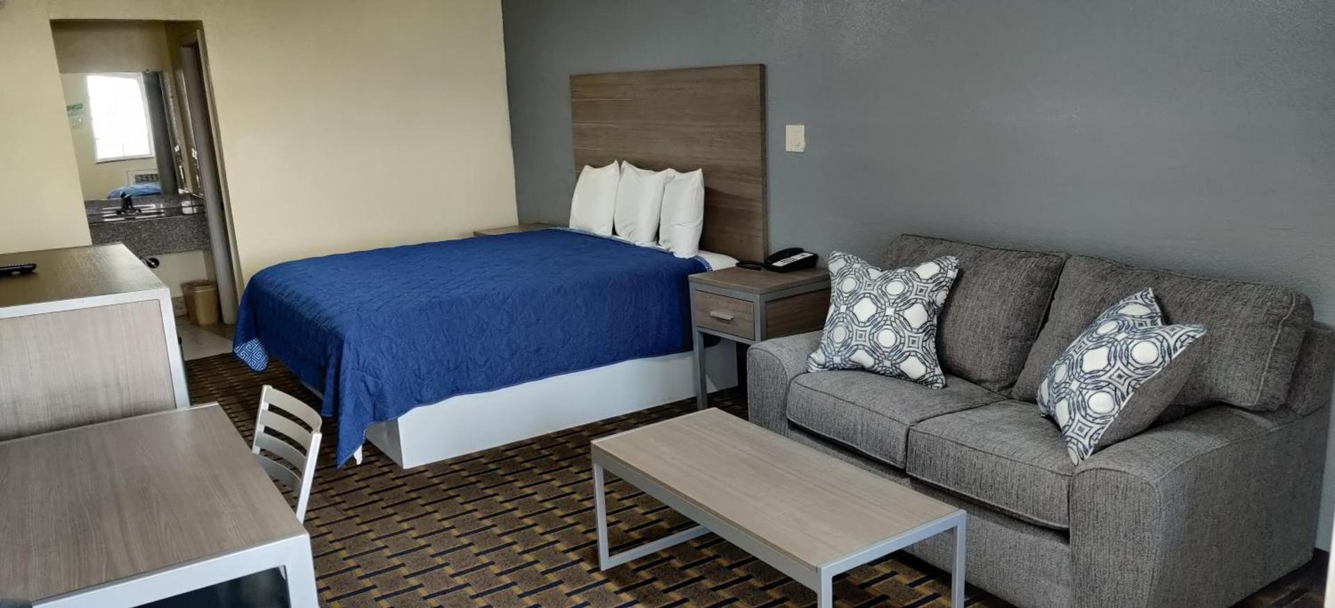 Ameristay Inn & Suites photo 13