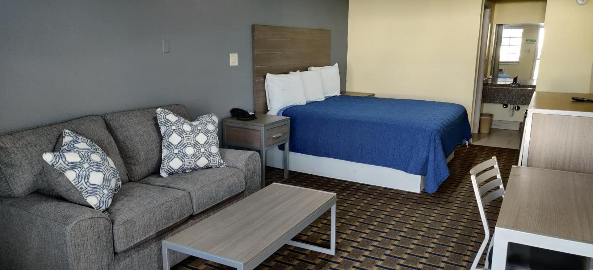 Ameristay Inn & Suites photo 8