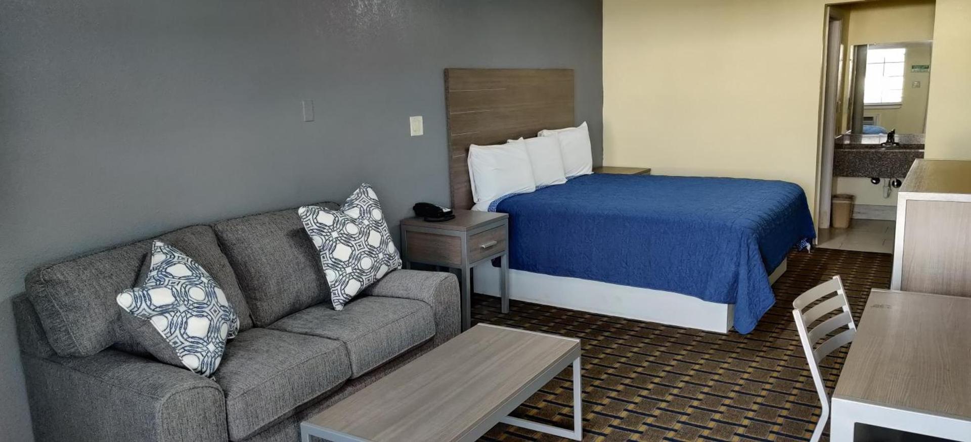 Ameristay Inn & Suites photo 9