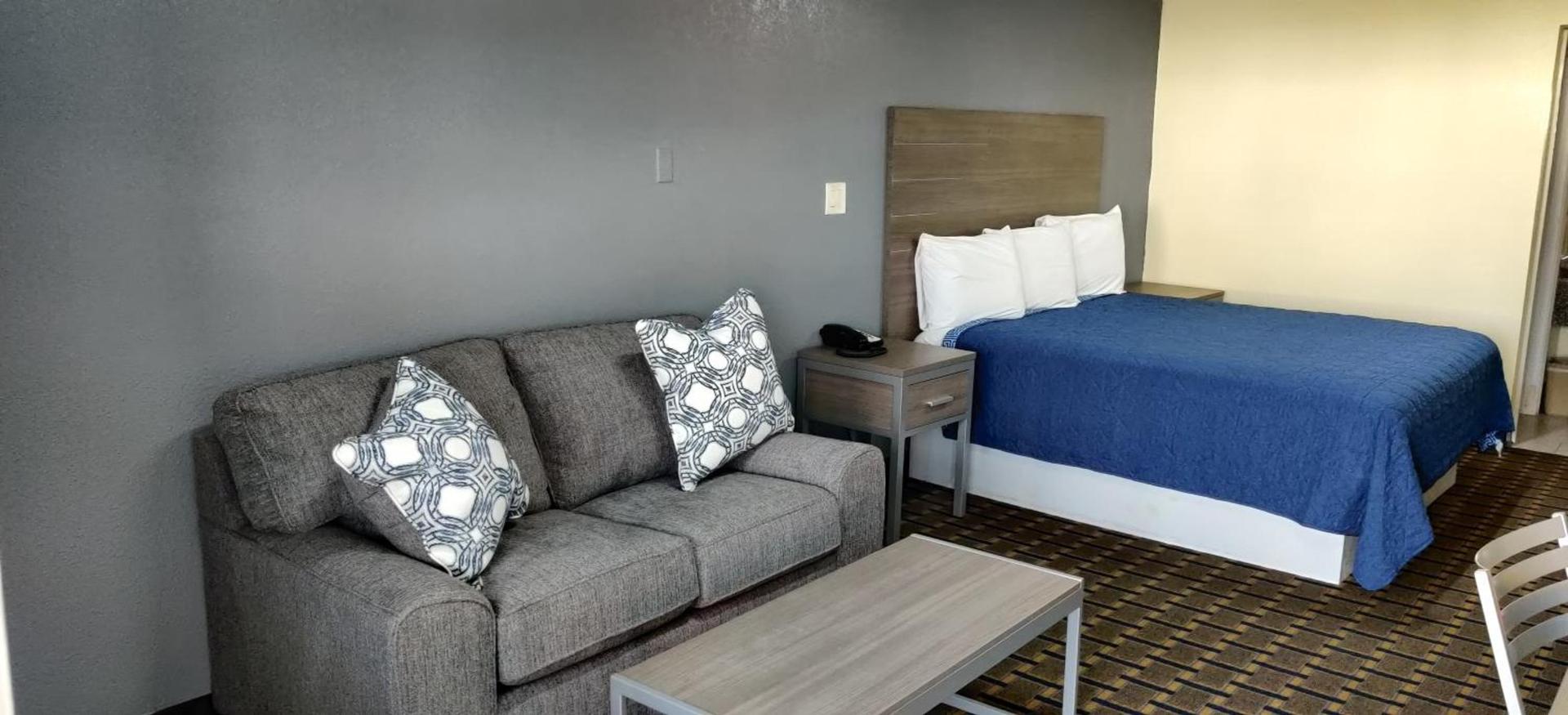 Ameristay Inn & Suites photo 10