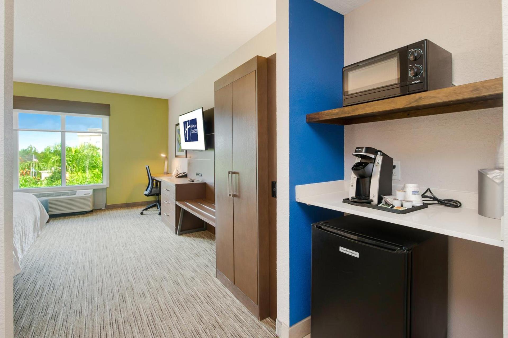 Holiday Inn Express Hotel & Suites Orlando - Apopka by IHG photo 22