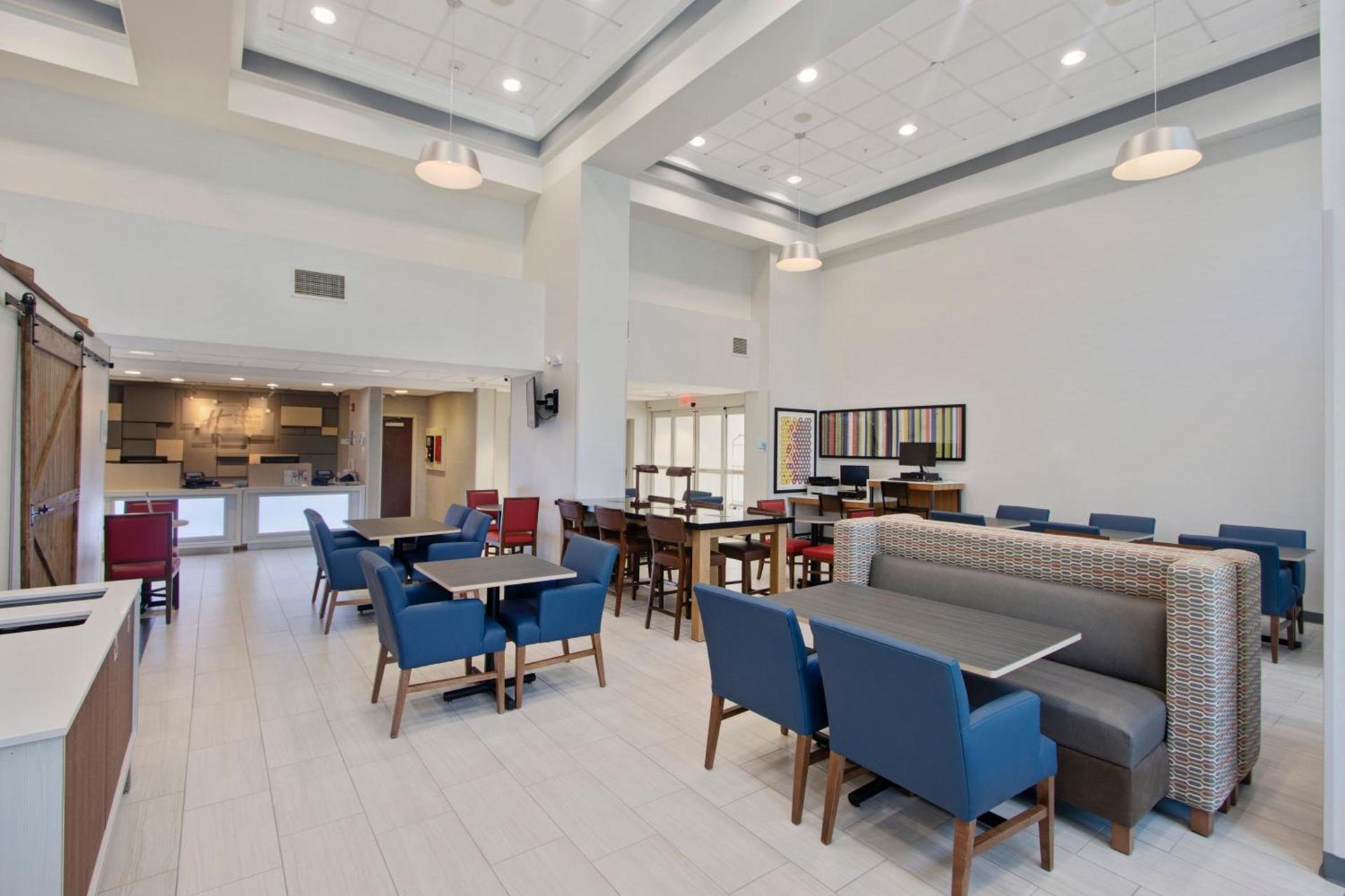 Holiday Inn Express Hotel & Suites Orlando - Apopka by IHG photo 14