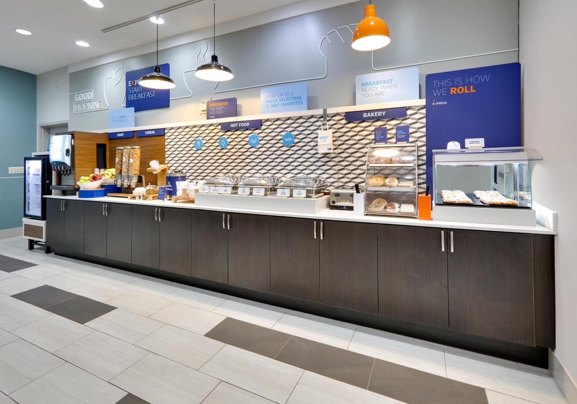 Holiday Inn Express Hotel & Suites Cleburne by IHG photo 27