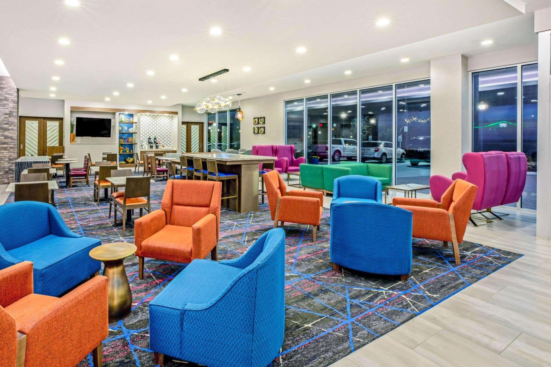 La Quinta by Wyndham Waco Baylor Downtown photo 4