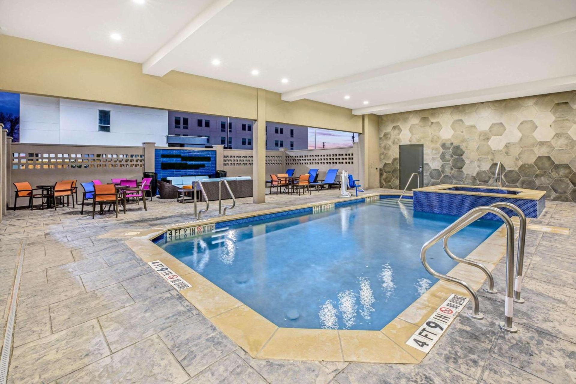 La Quinta by Wyndham Waco Baylor Downtown photo 7