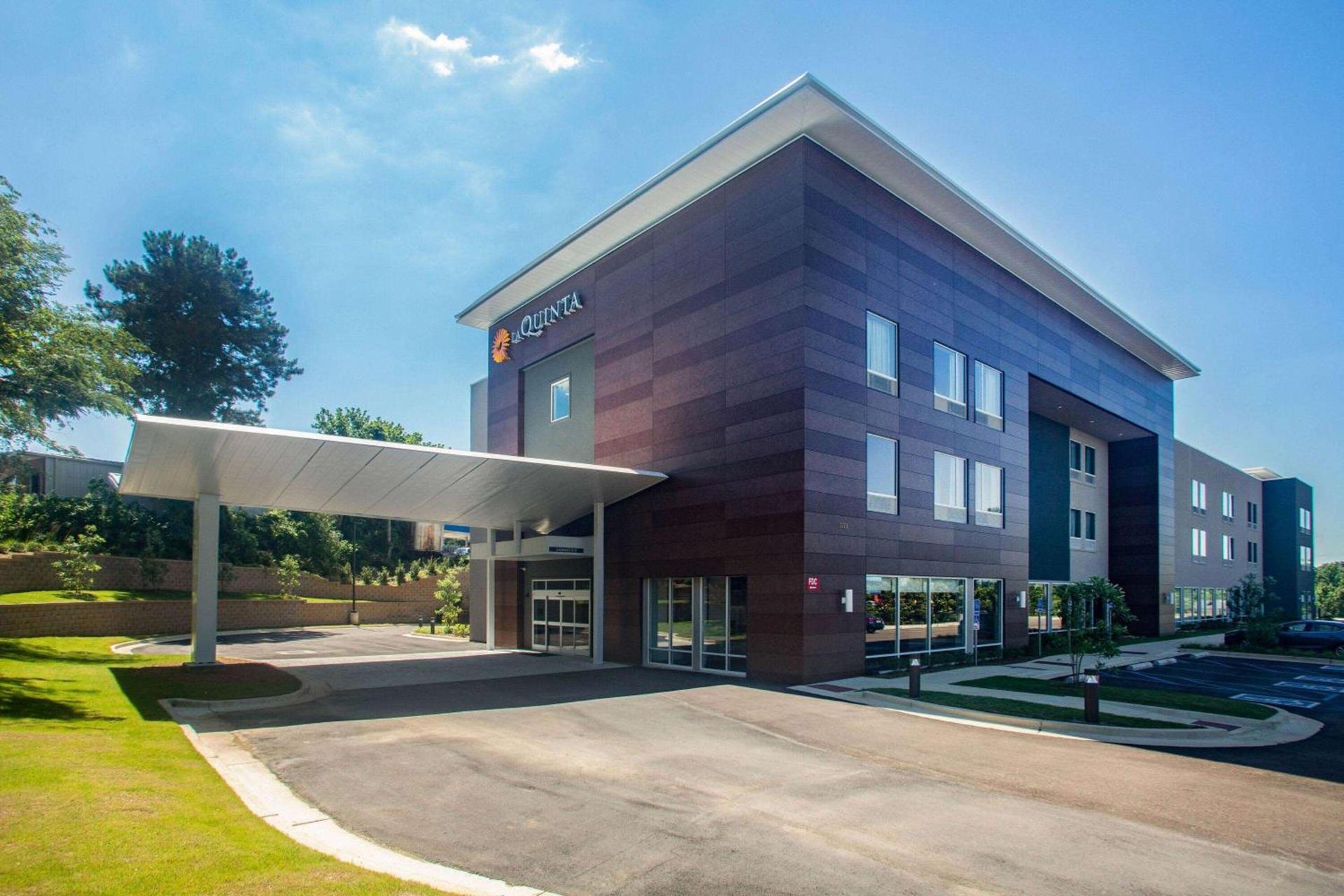 La Quinta Inn & Suites by Wyndham Oxford photo 3