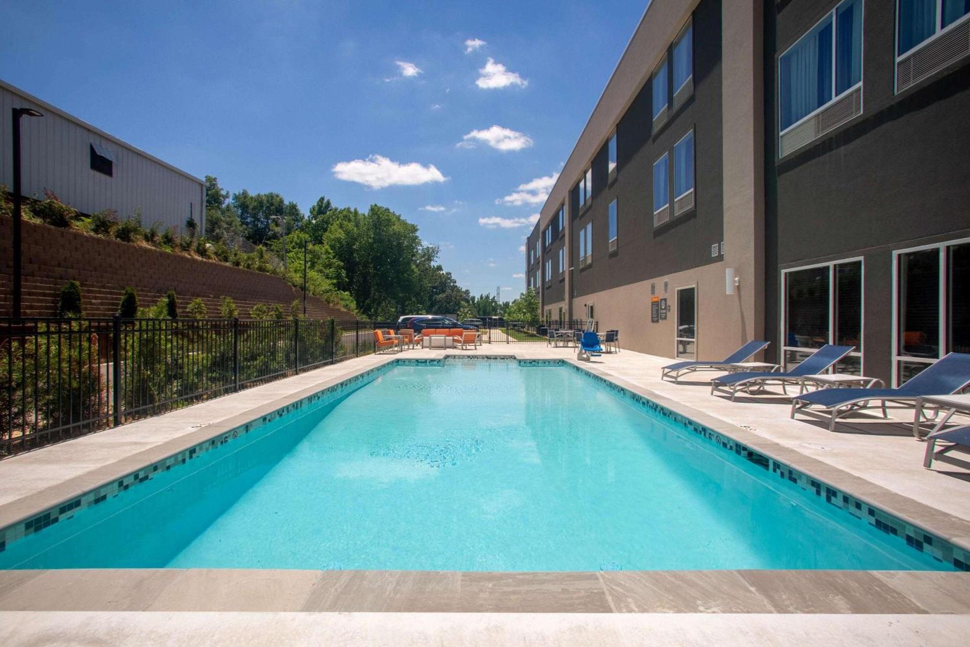 La Quinta Inn & Suites by Wyndham Oxford photo 9