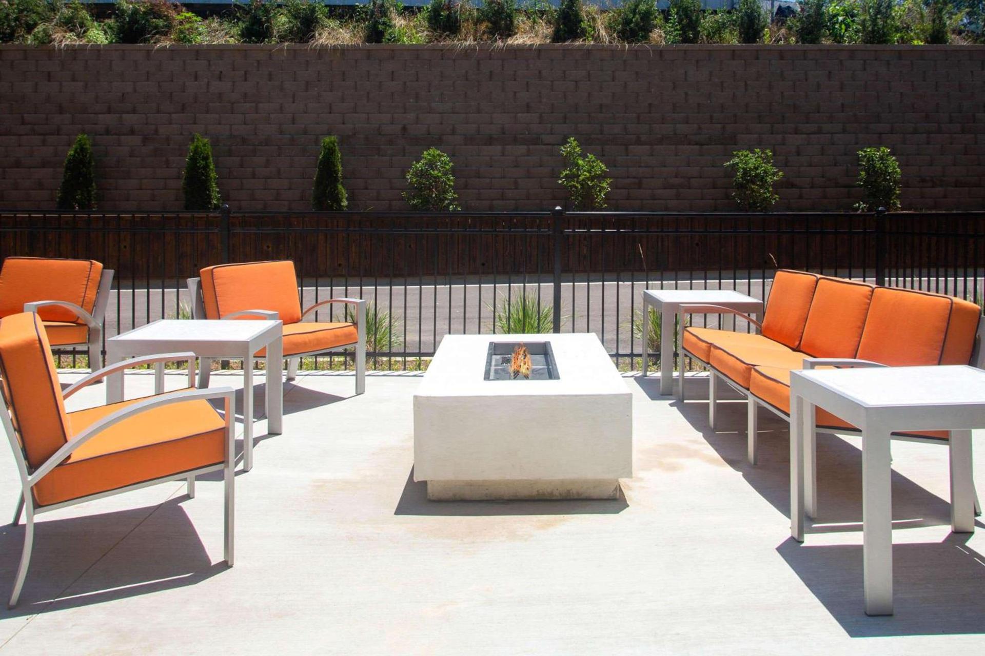 La Quinta Inn & Suites by Wyndham Oxford photo 27