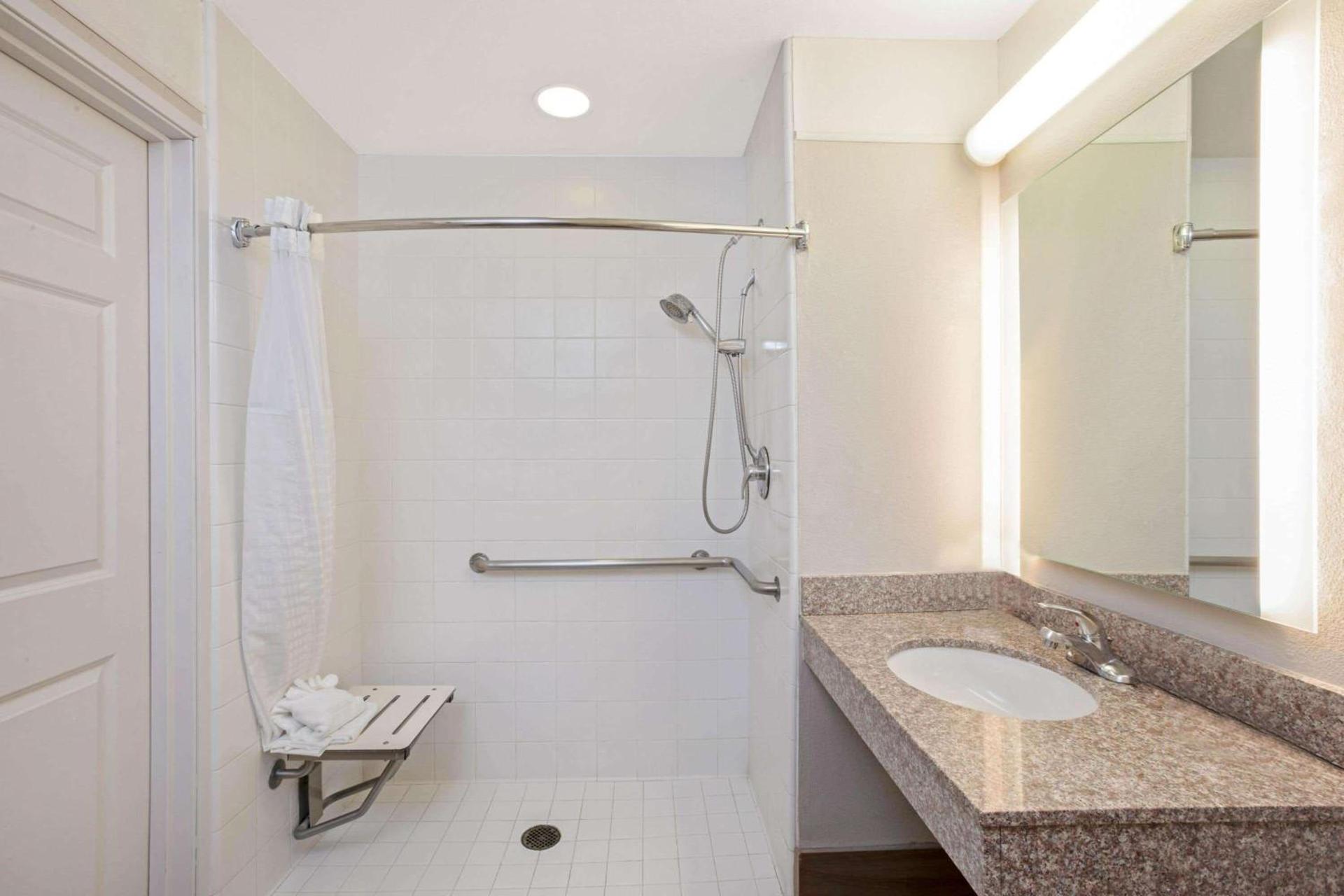 La Quinta by Wyndham Modesto Salida photo 9