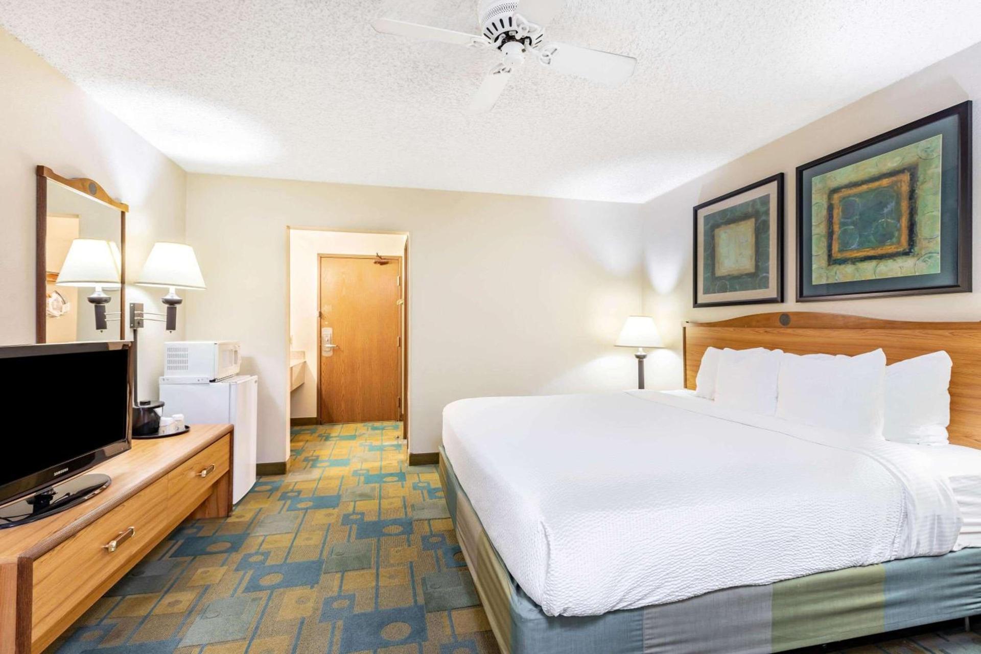 La Quinta by Wyndham El Paso East photo 11