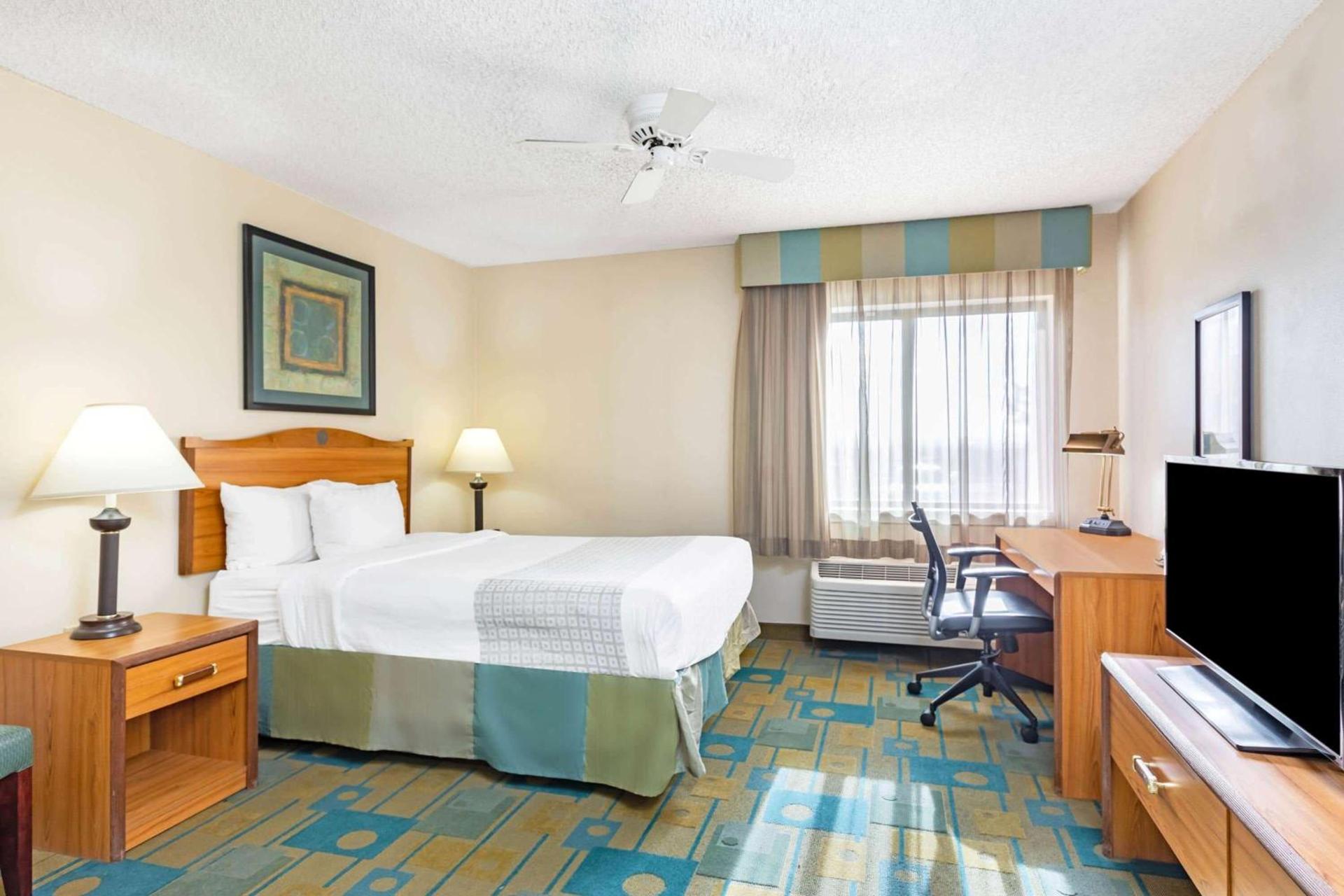 La Quinta by Wyndham El Paso East photo 12