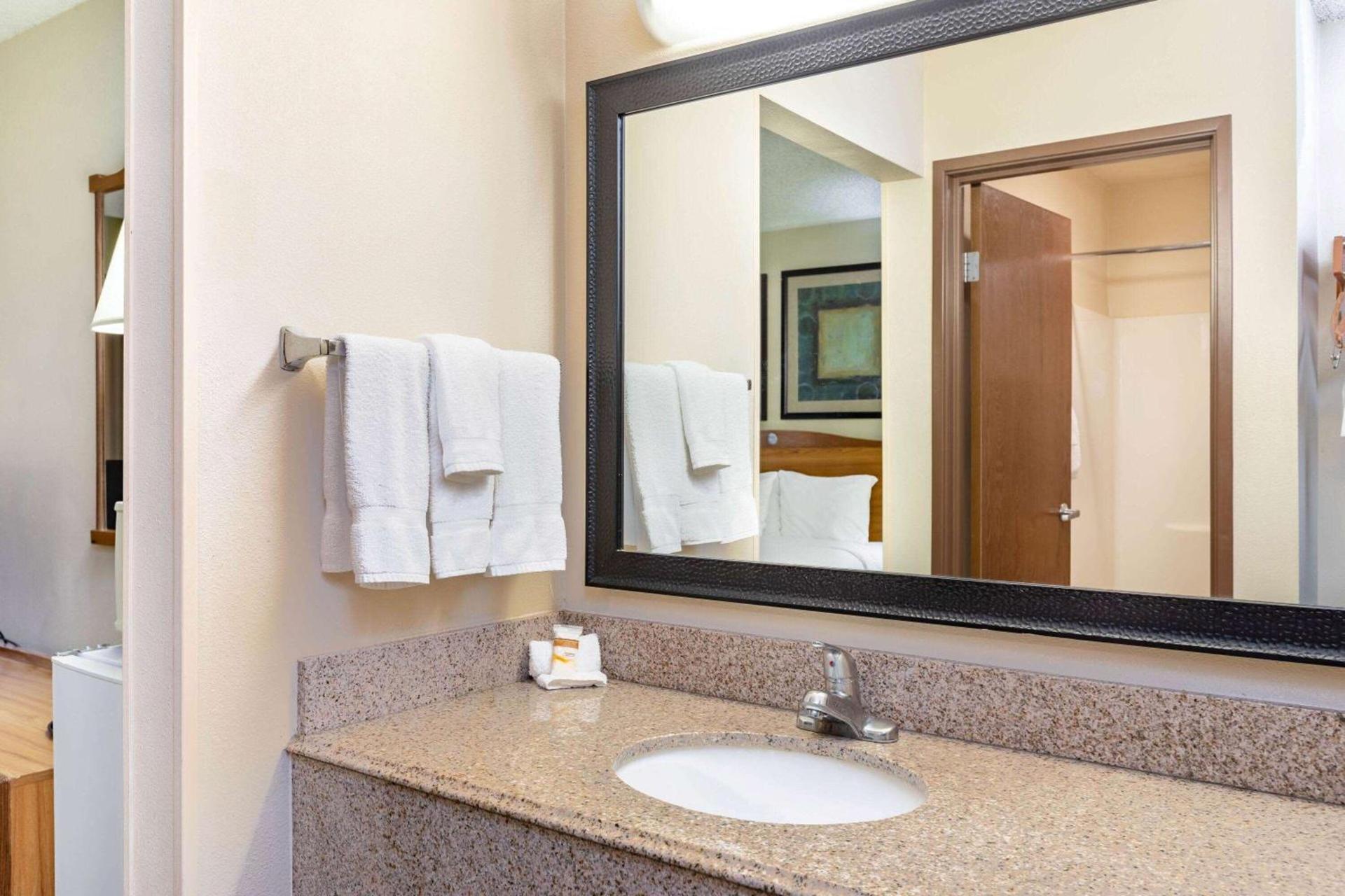 La Quinta by Wyndham El Paso East photo 14