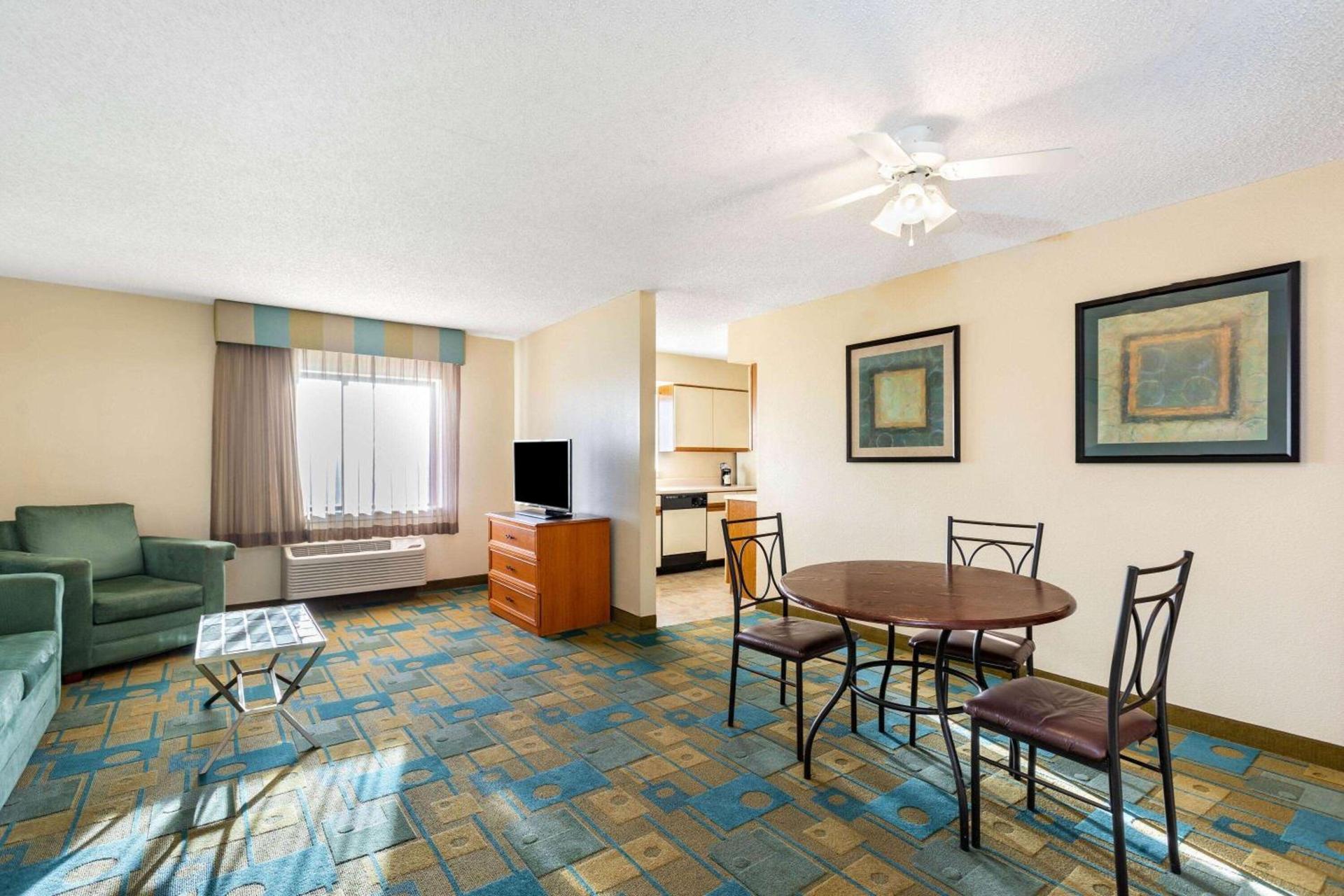 La Quinta by Wyndham El Paso East photo 21