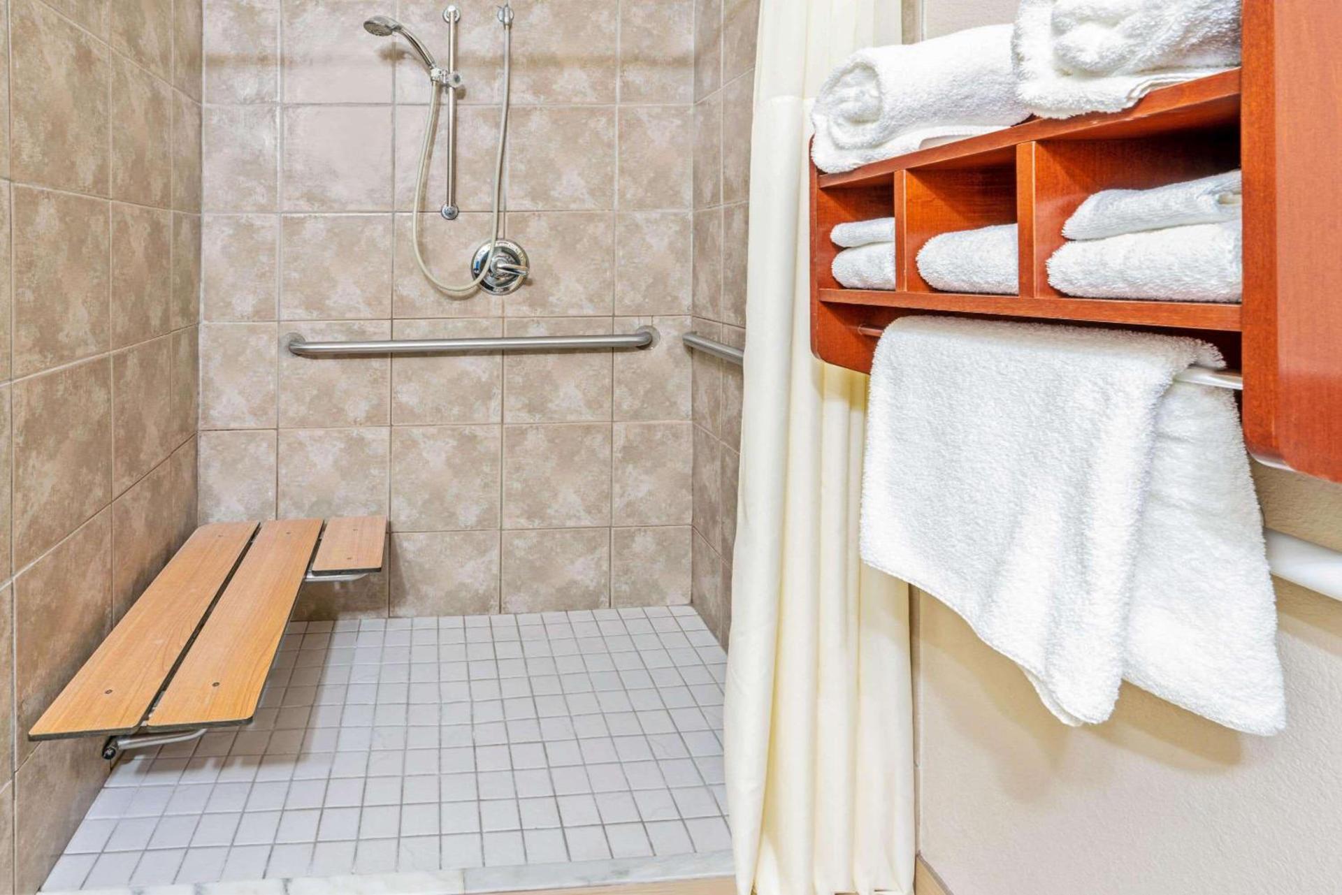 La Quinta by Wyndham Midwest City - Tinker AFB photo 19