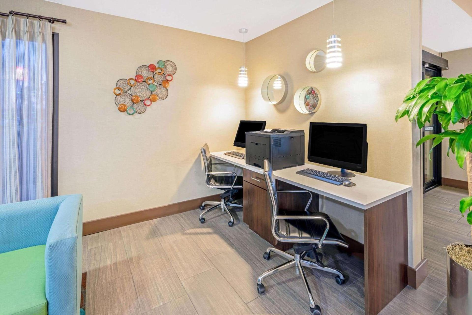 La Quinta by Wyndham Midwest City - Tinker AFB photo 30