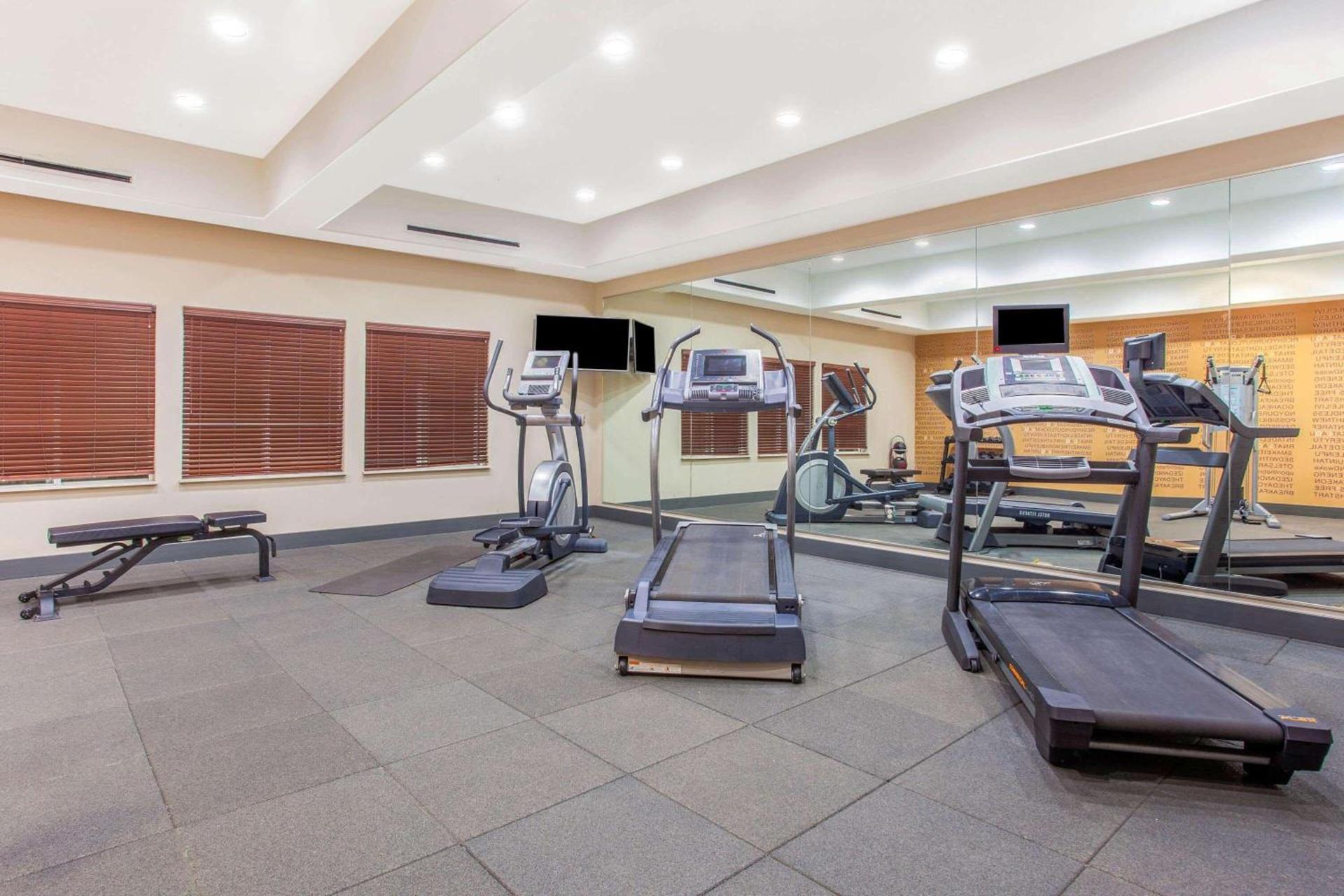 La Quinta by Wyndham Gonzales TX photo 6