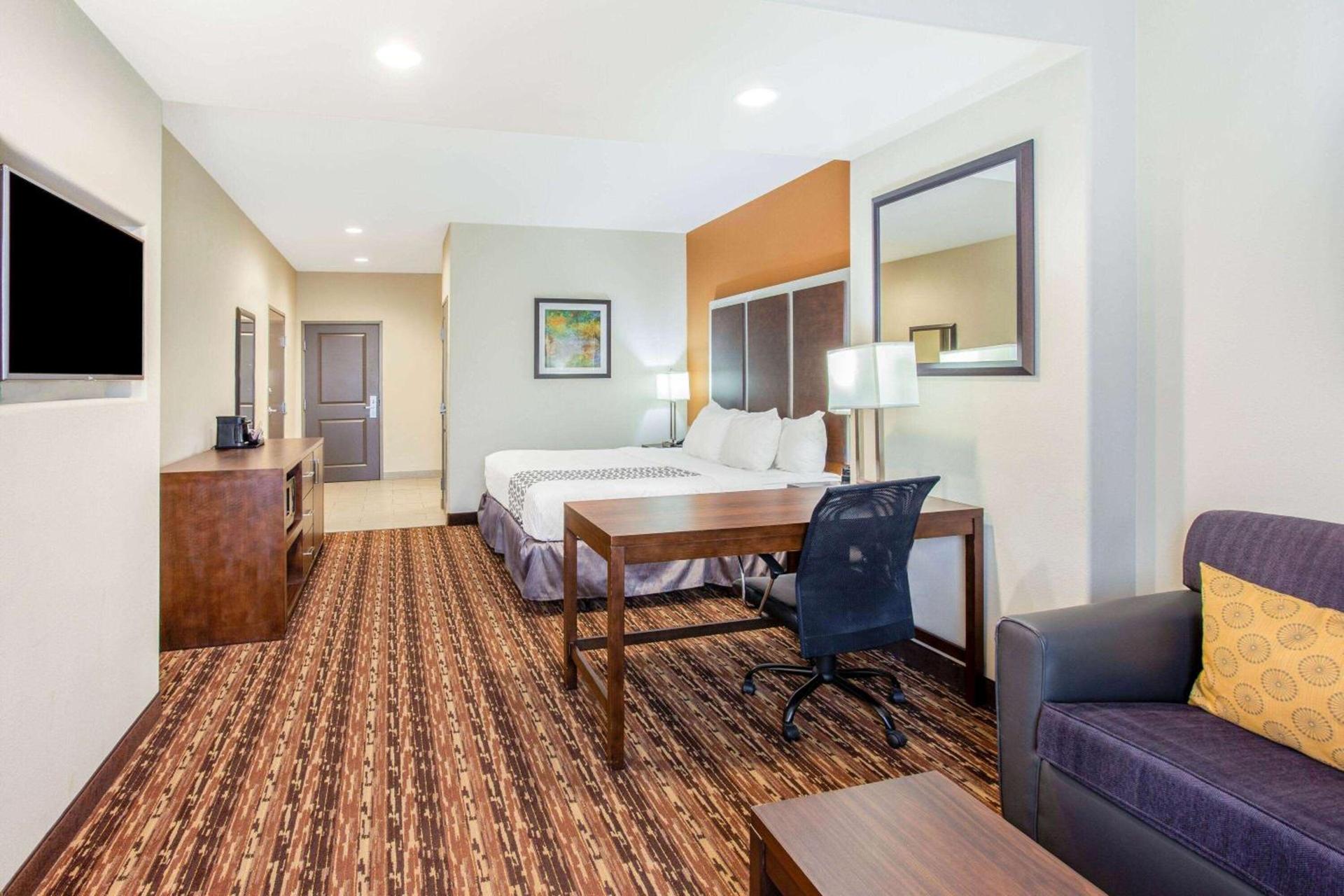 La Quinta by Wyndham Gonzales TX photo 20