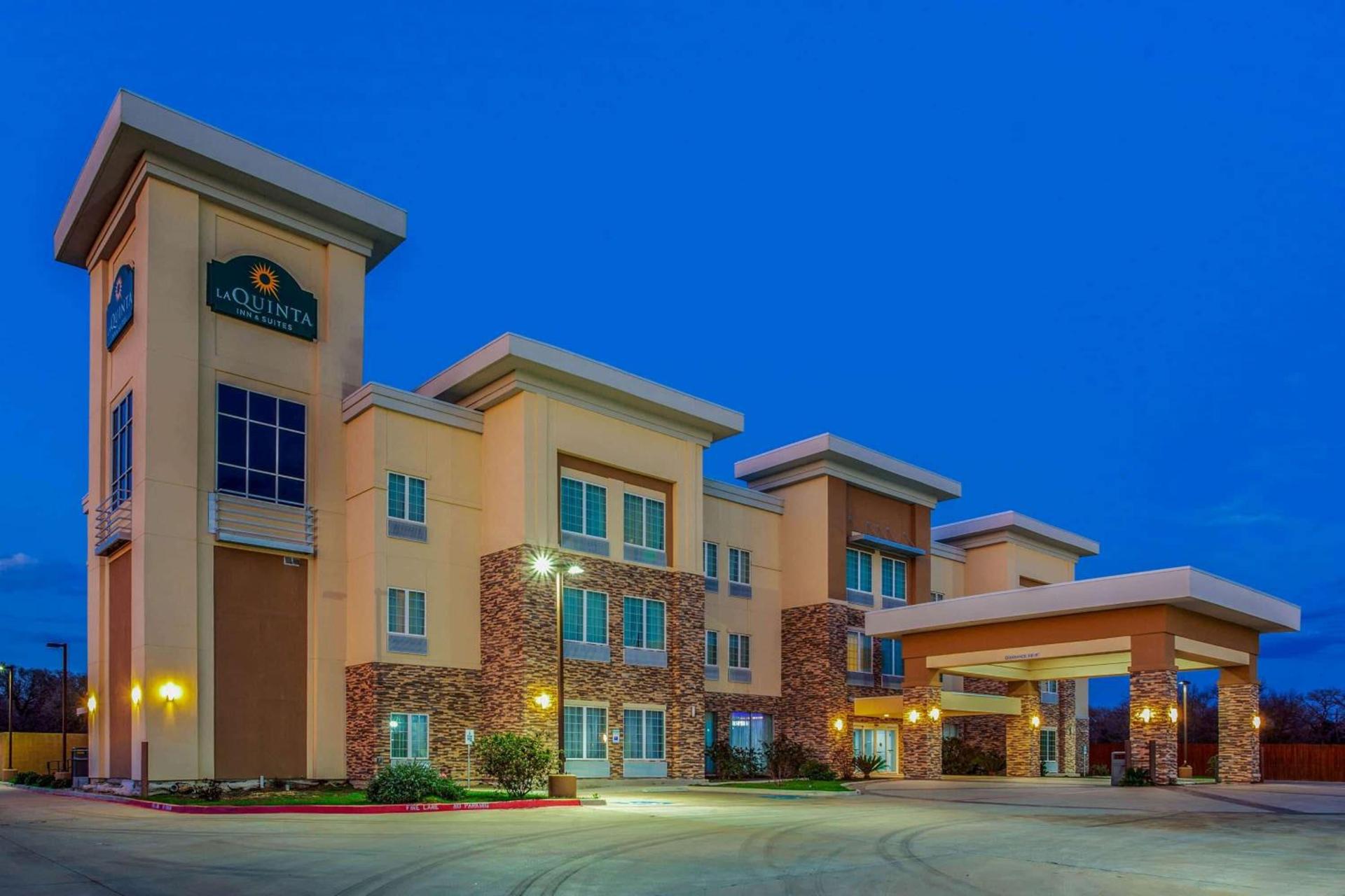 La Quinta by Wyndham Luling photo 2