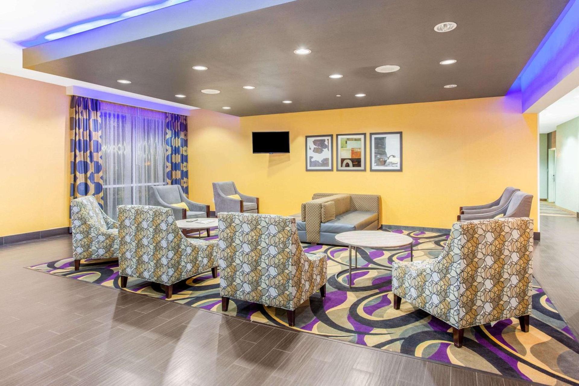 La Quinta by Wyndham Luling photo 3