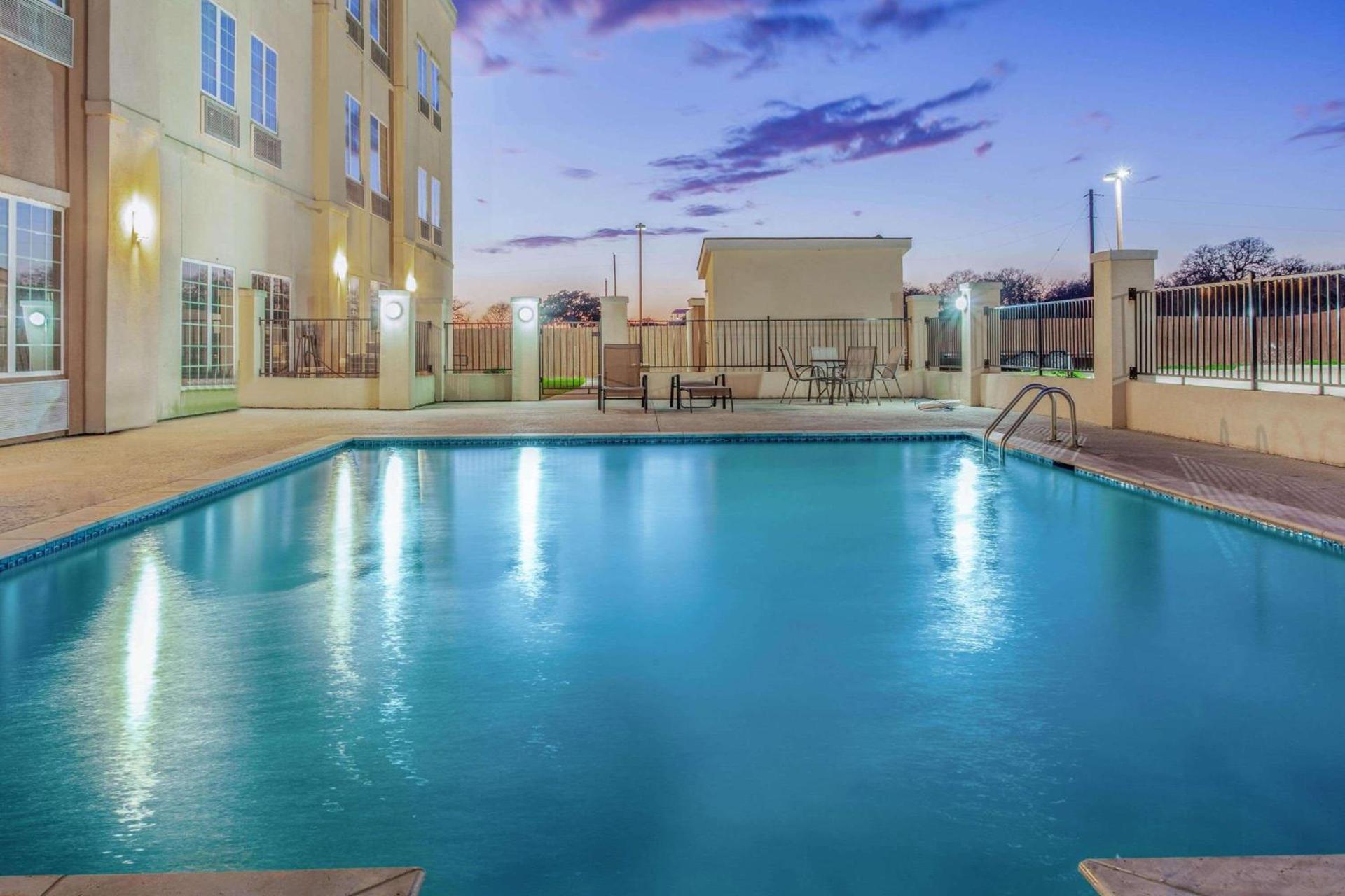 La Quinta by Wyndham Luling photo 7