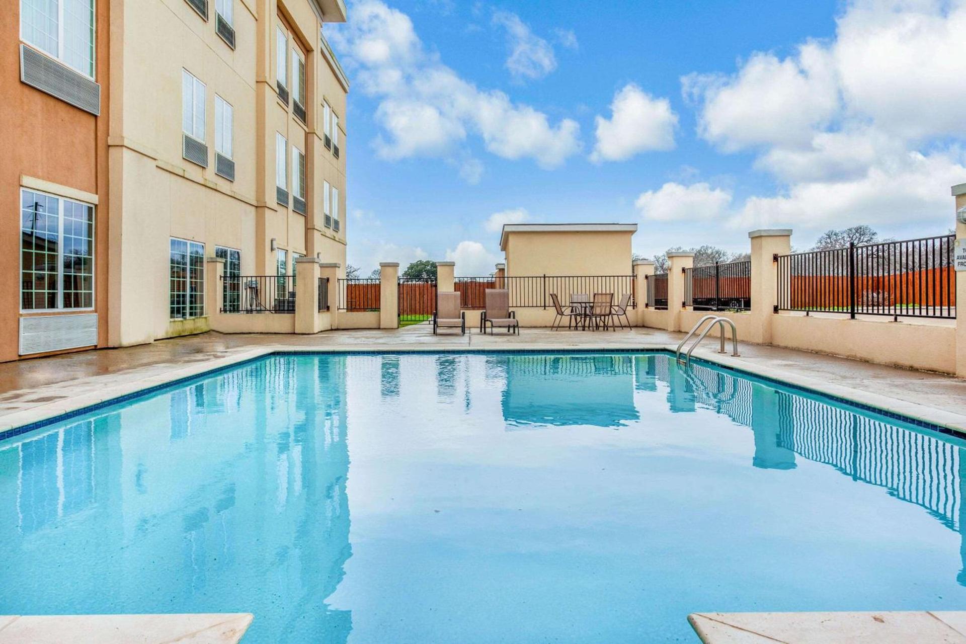 La Quinta by Wyndham Luling photo 8