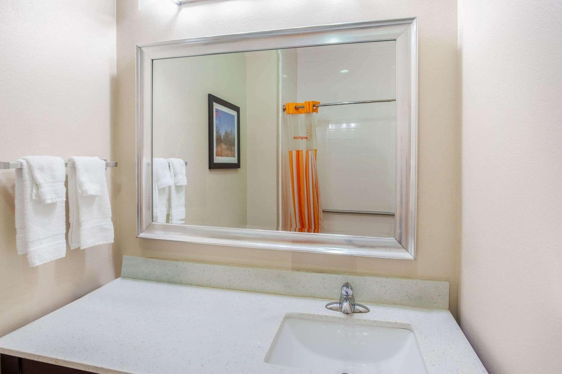 La Quinta by Wyndham Luling photo 16