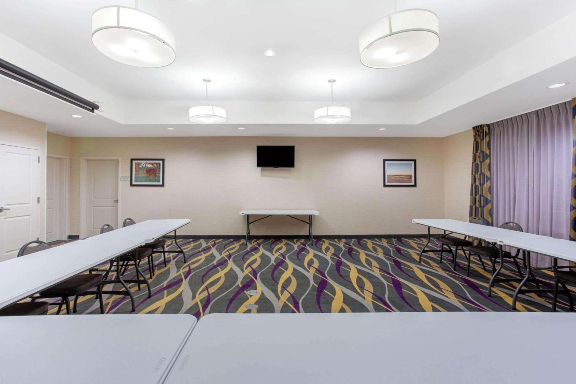 La Quinta by Wyndham Luling photo 24
