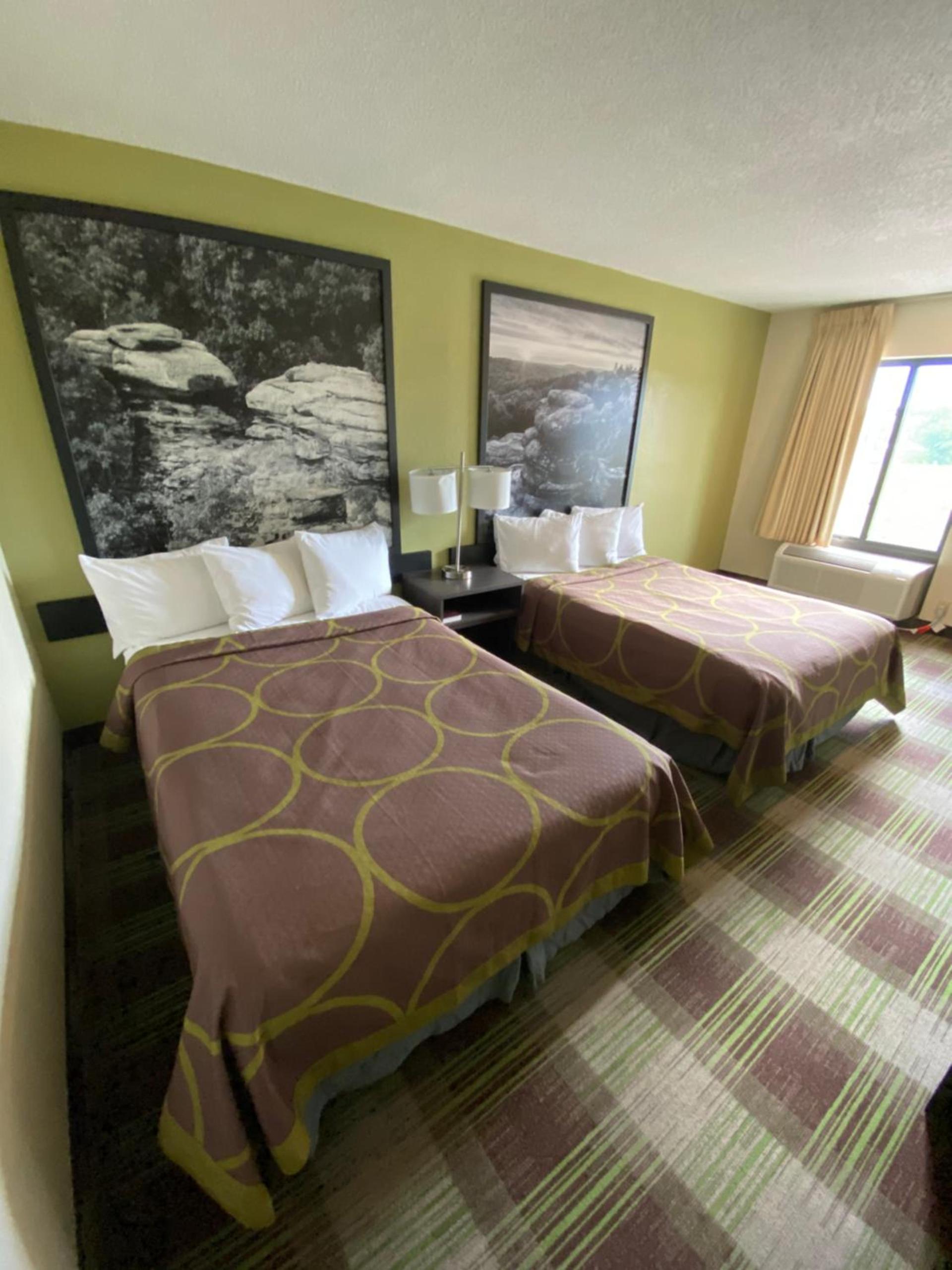 Super 8 by Wyndham Metropolis photo 25