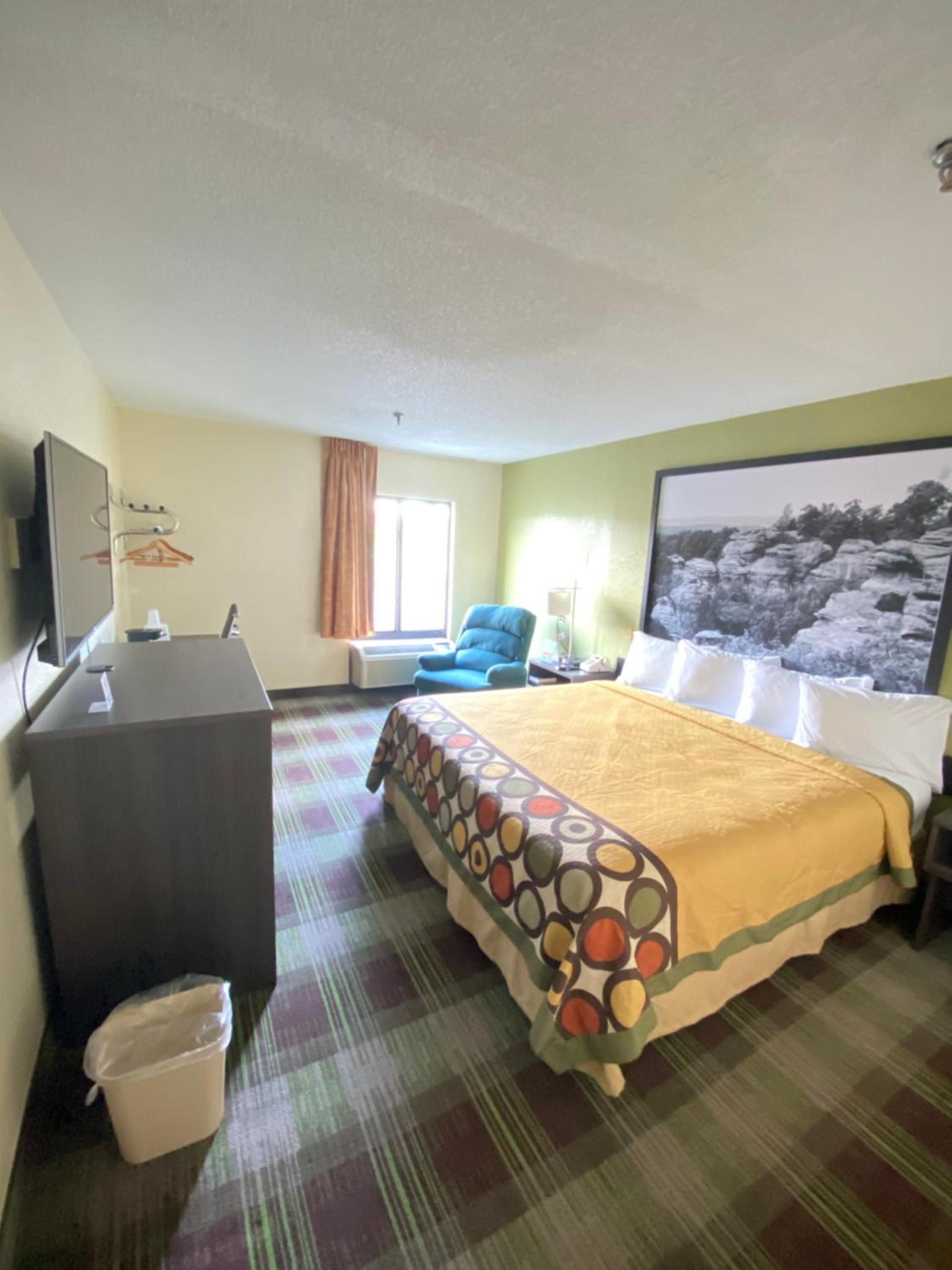 Super 8 by Wyndham Metropolis photo 15