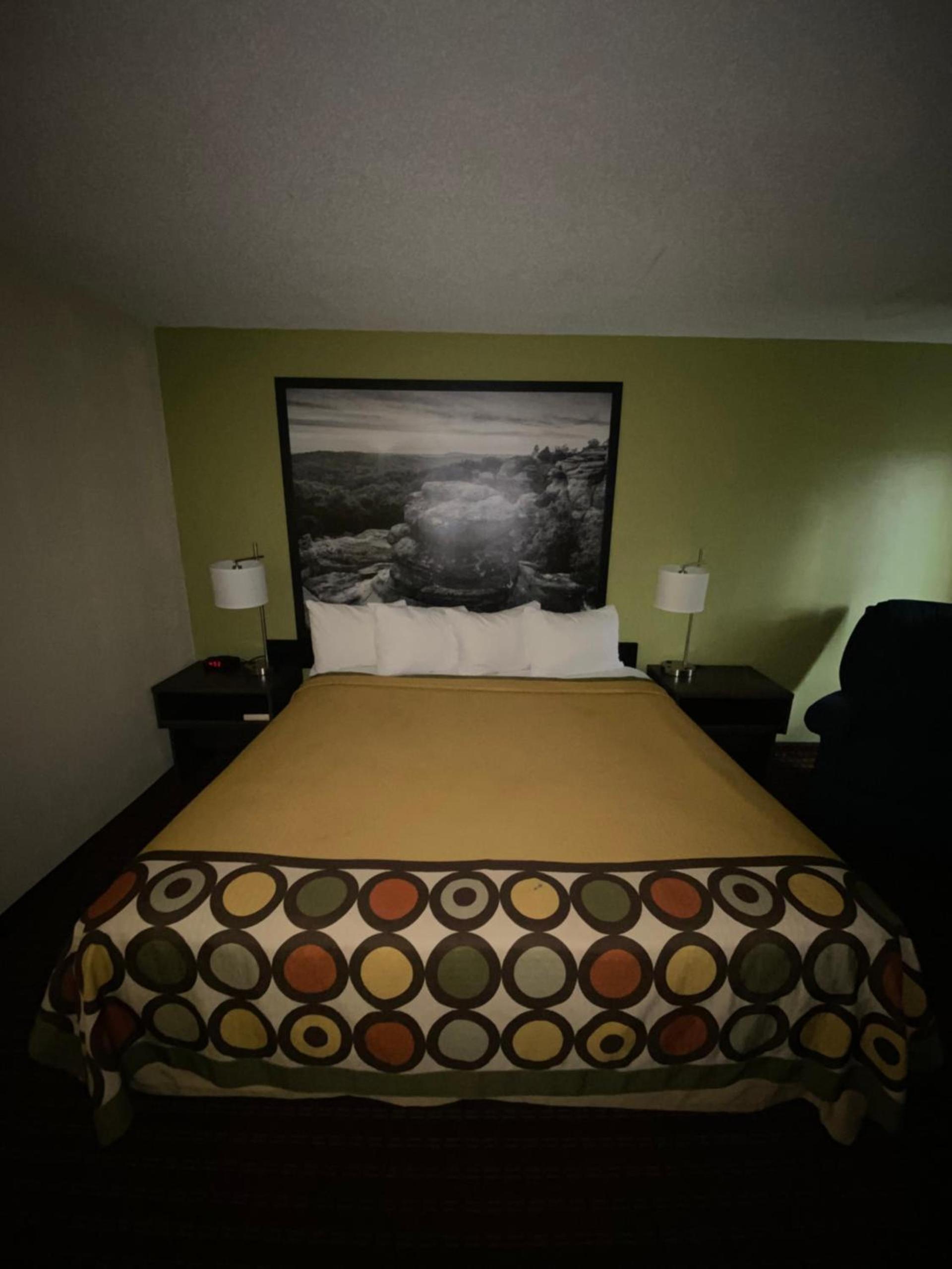 Super 8 by Wyndham Metropolis photo 10