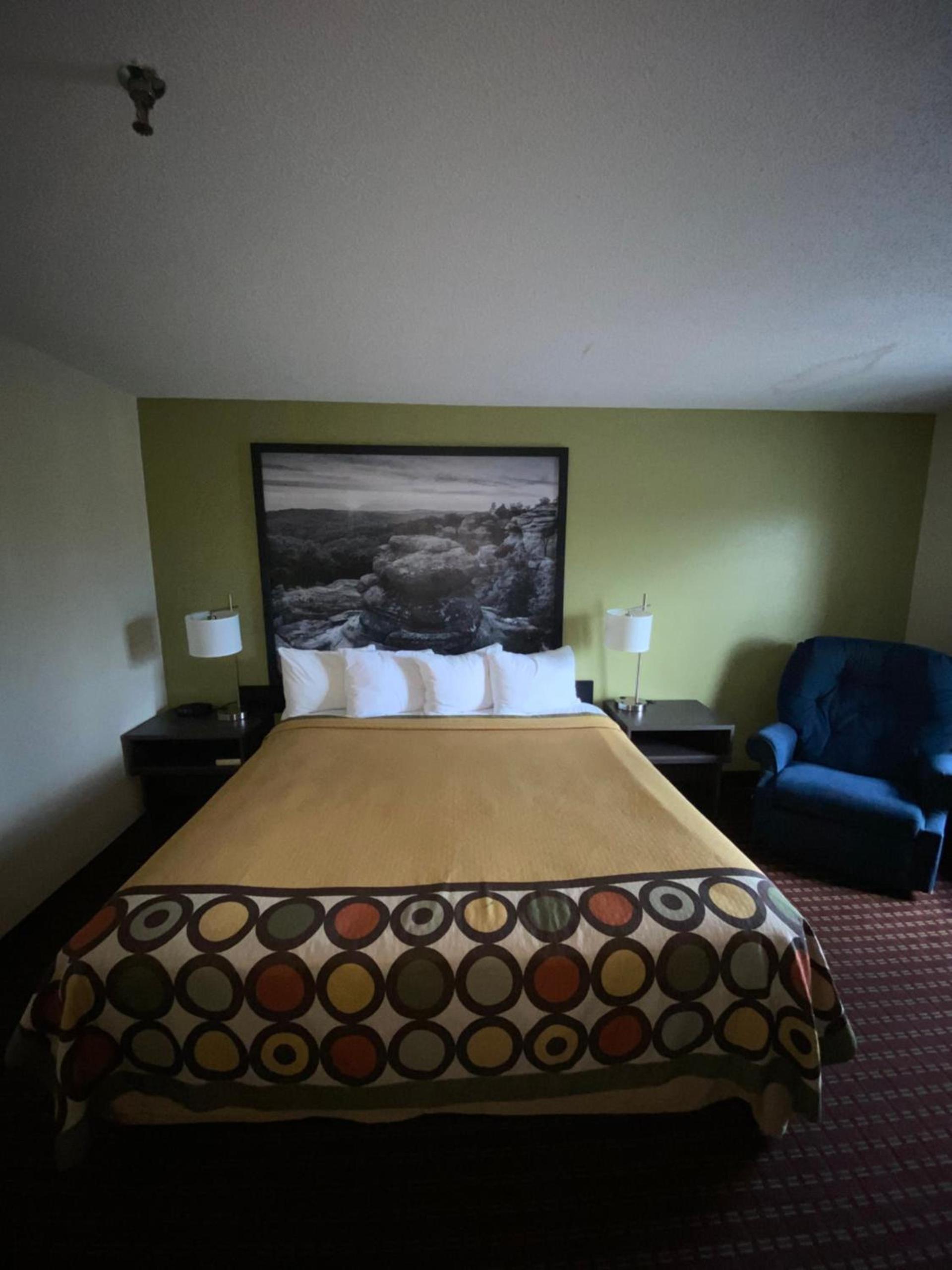 Super 8 by Wyndham Metropolis photo 8