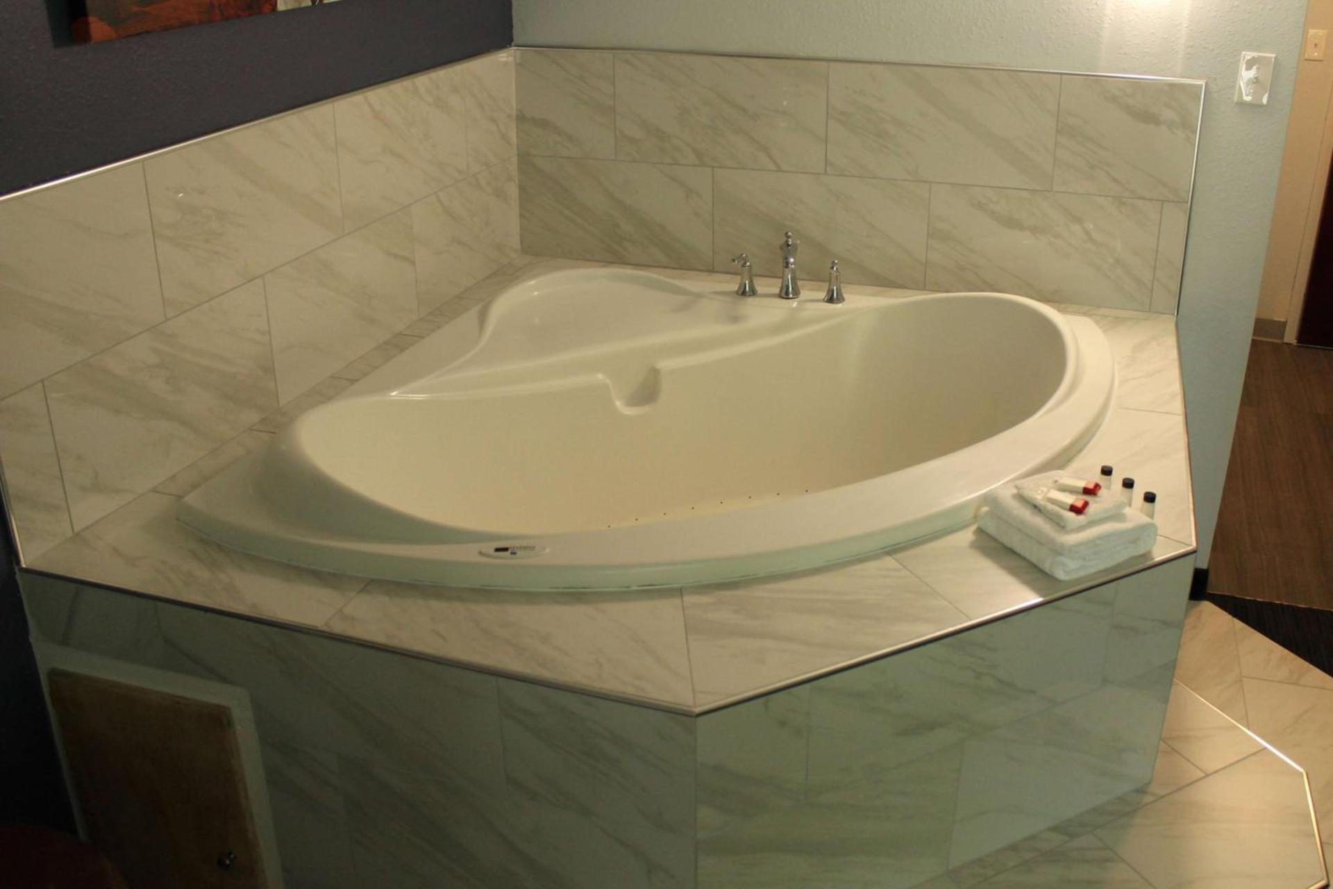 Travelodge by Wyndham Water's Edge Hotel - Racine photo 12