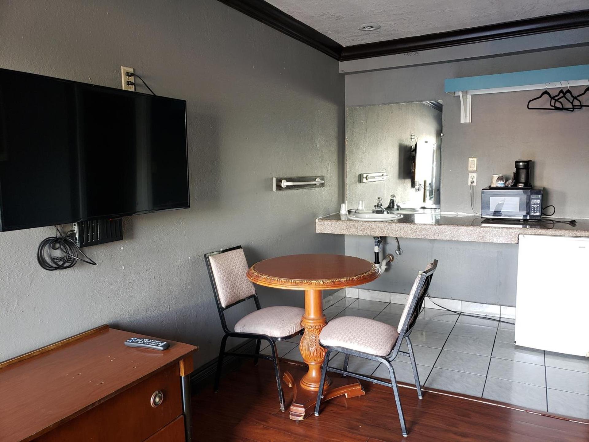 Eagle Inn Motel photo 8