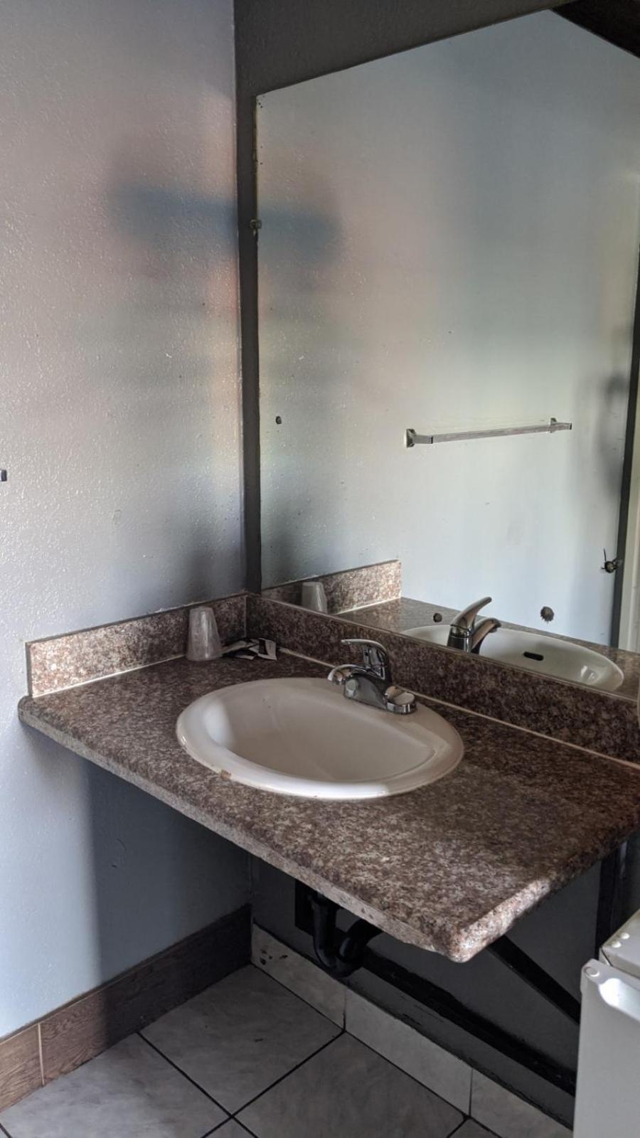Eagle Inn Motel photo 12