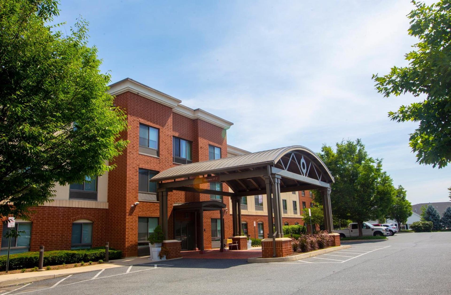 Holiday Inn Express & Suites Bethlehem Airport-Allentown Area photo 29