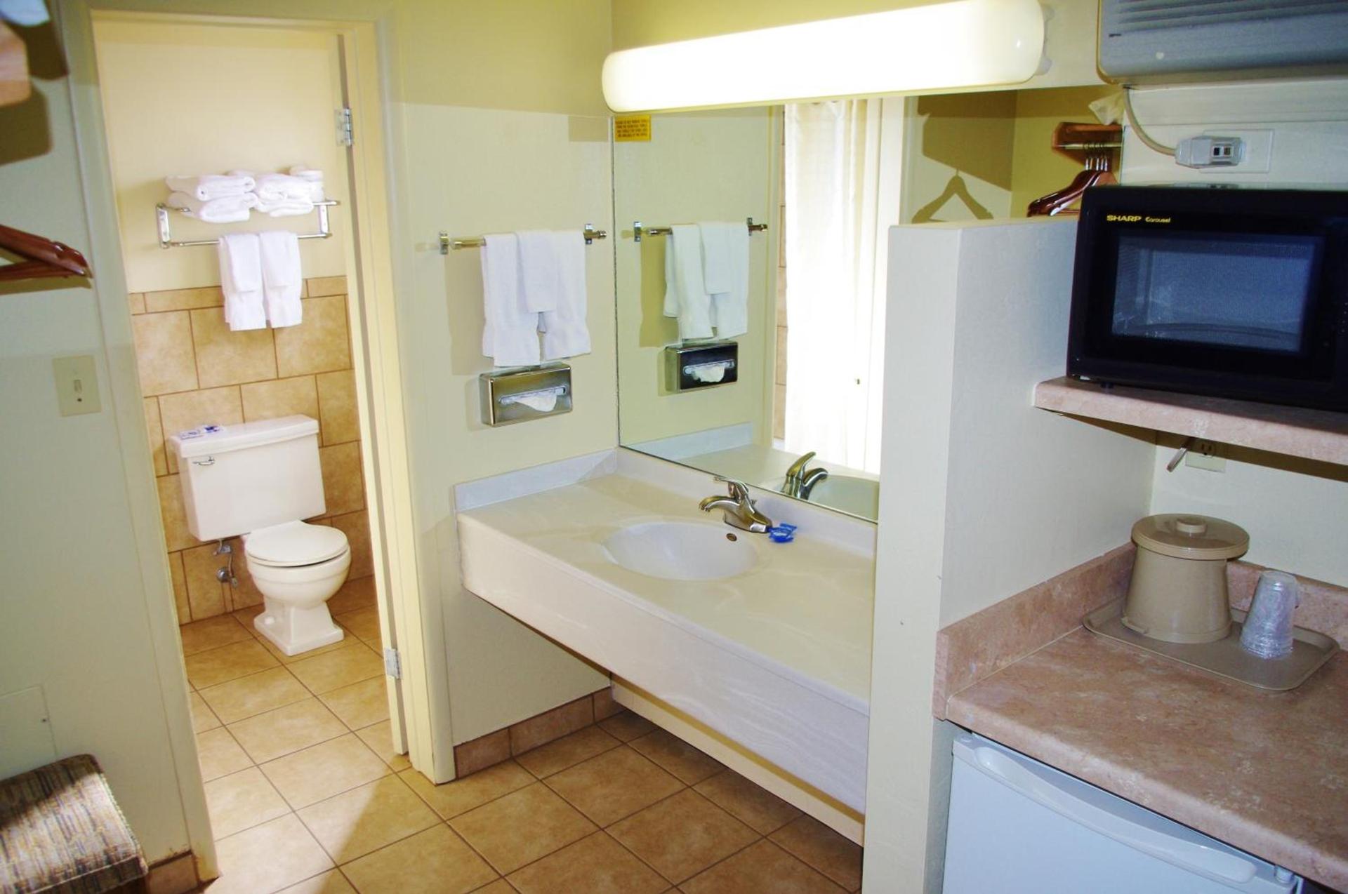 Glenwood Springs Cedar Lodge photo 22