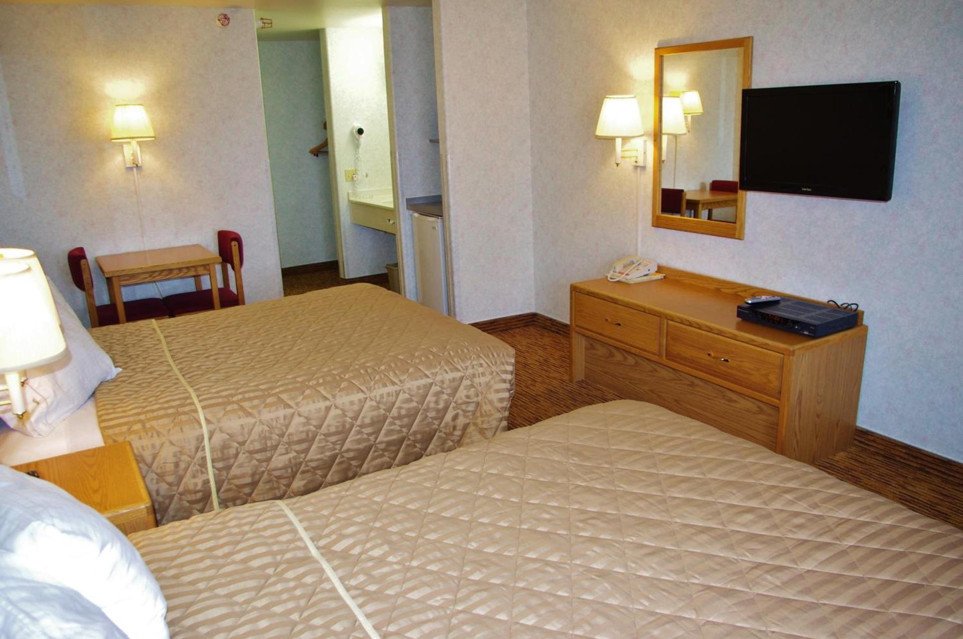 Glenwood Springs Cedar Lodge photo 27