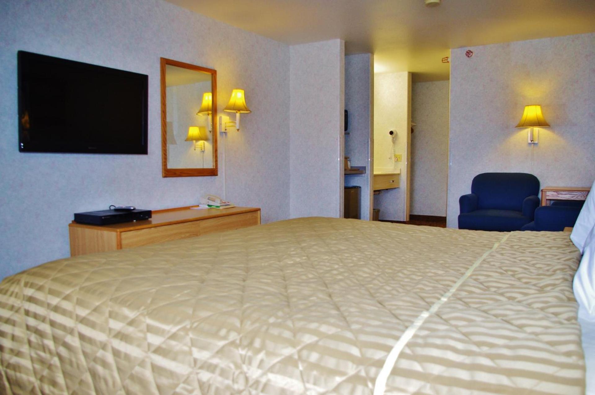 Glenwood Springs Cedar Lodge photo 38