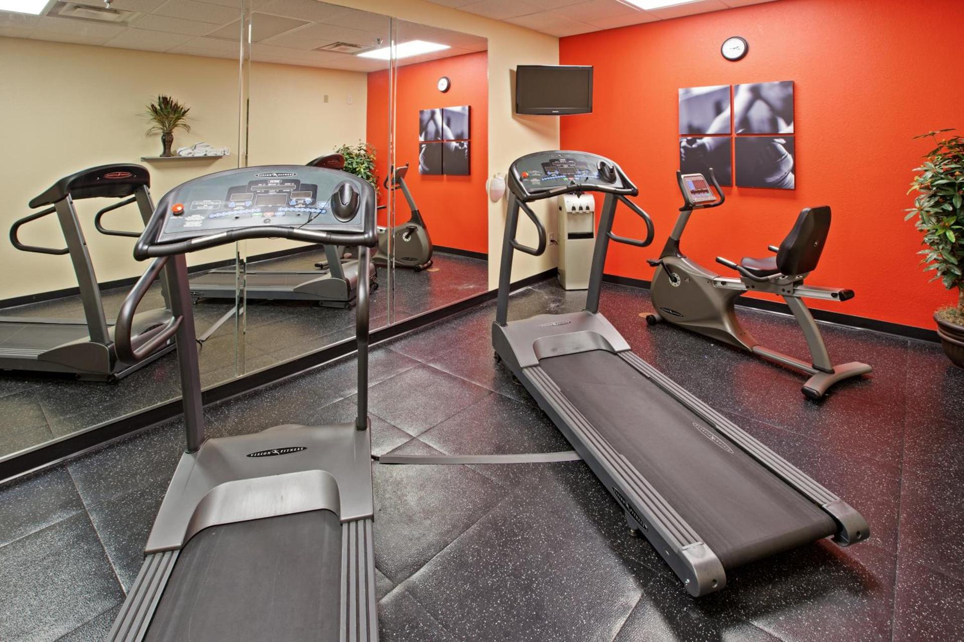 La Quinta Inn & Suites by Wyndam Knoxville West photo 6