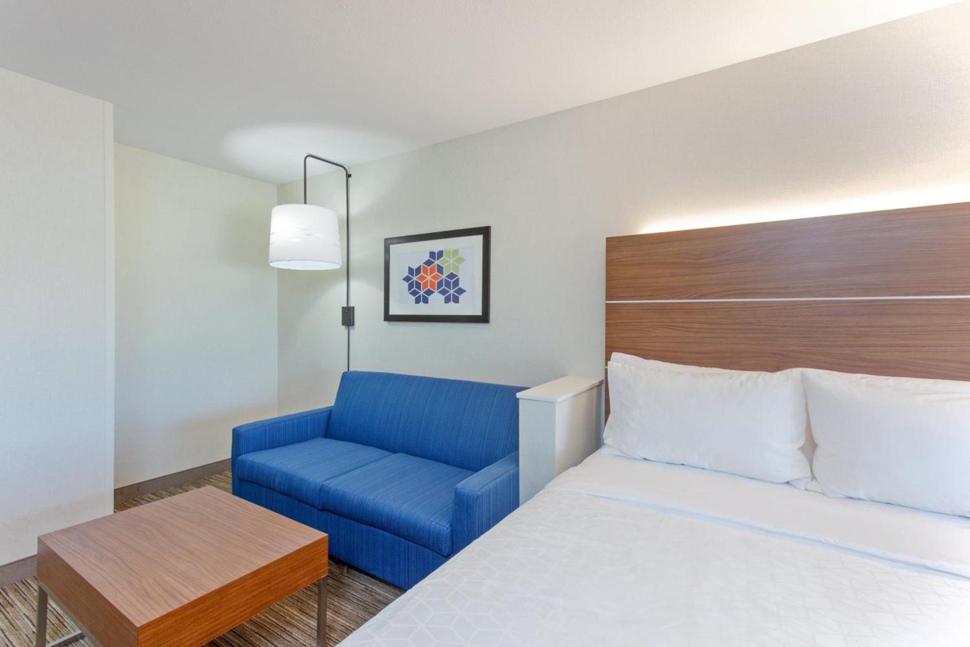 Holiday Inn Express Elk Grove West I-5 by IHG photo 20