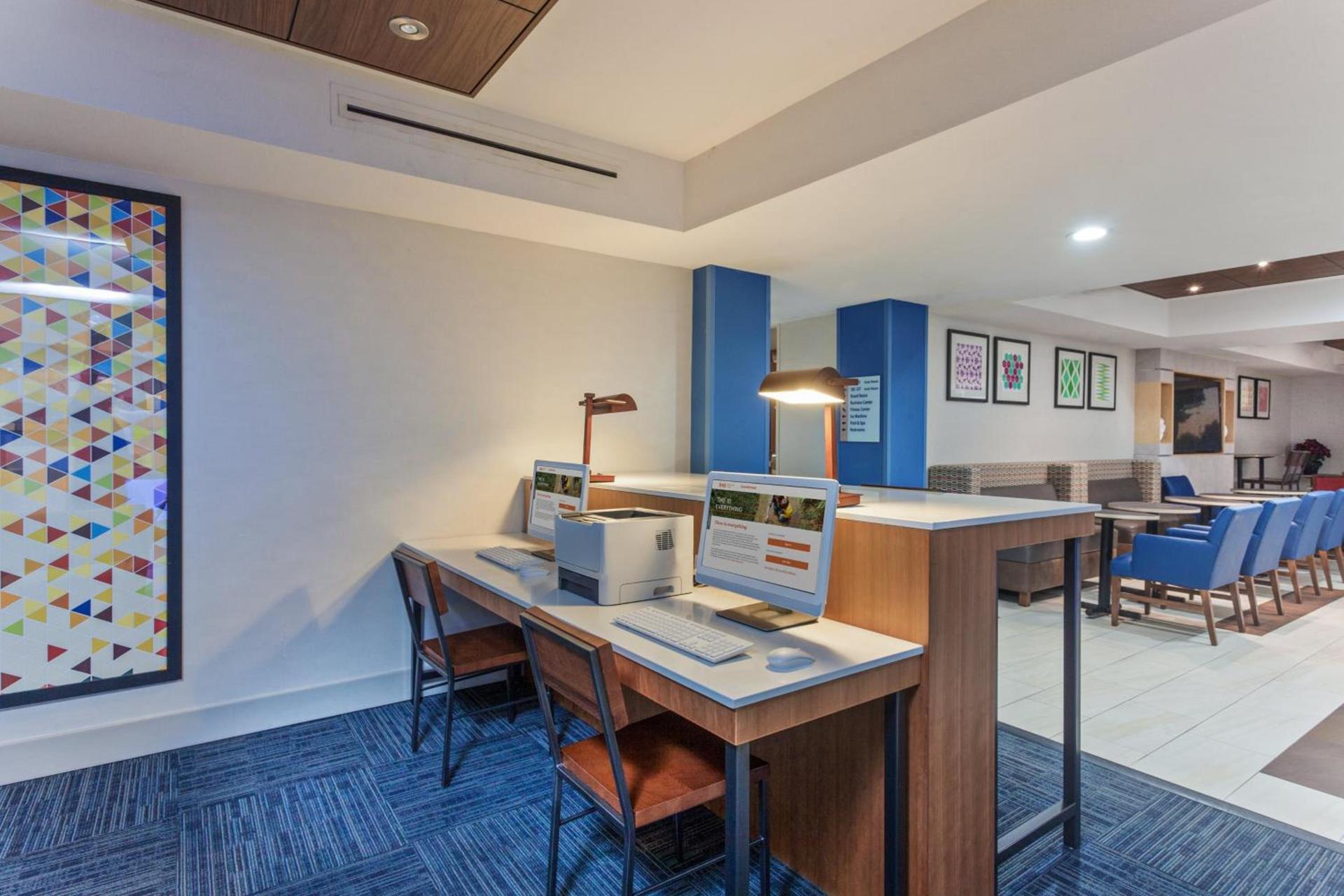 Holiday Inn Express Elk Grove West I-5 by IHG photo 8