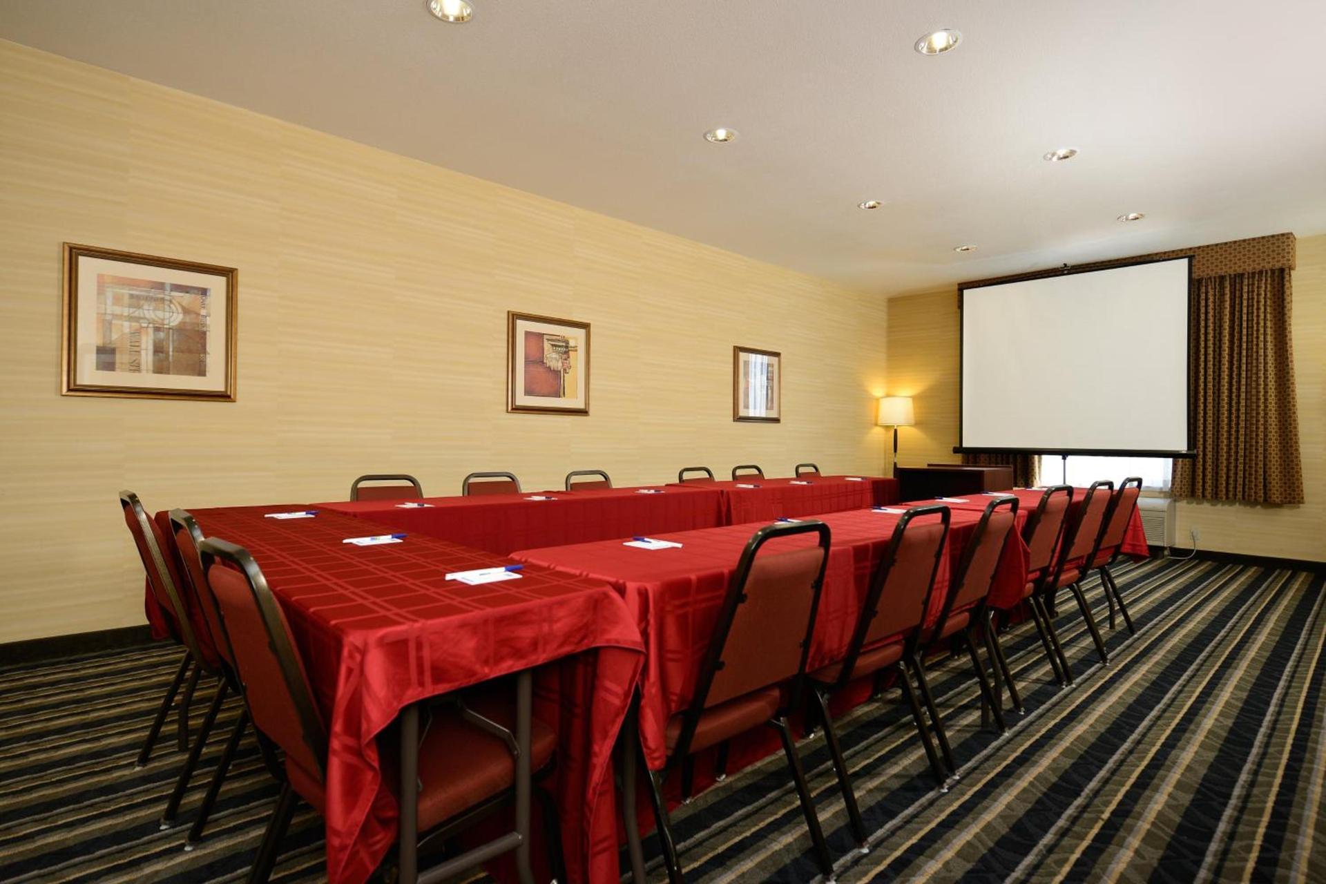 Holiday Inn Express Elk Grove West I-5 by IHG photo 14
