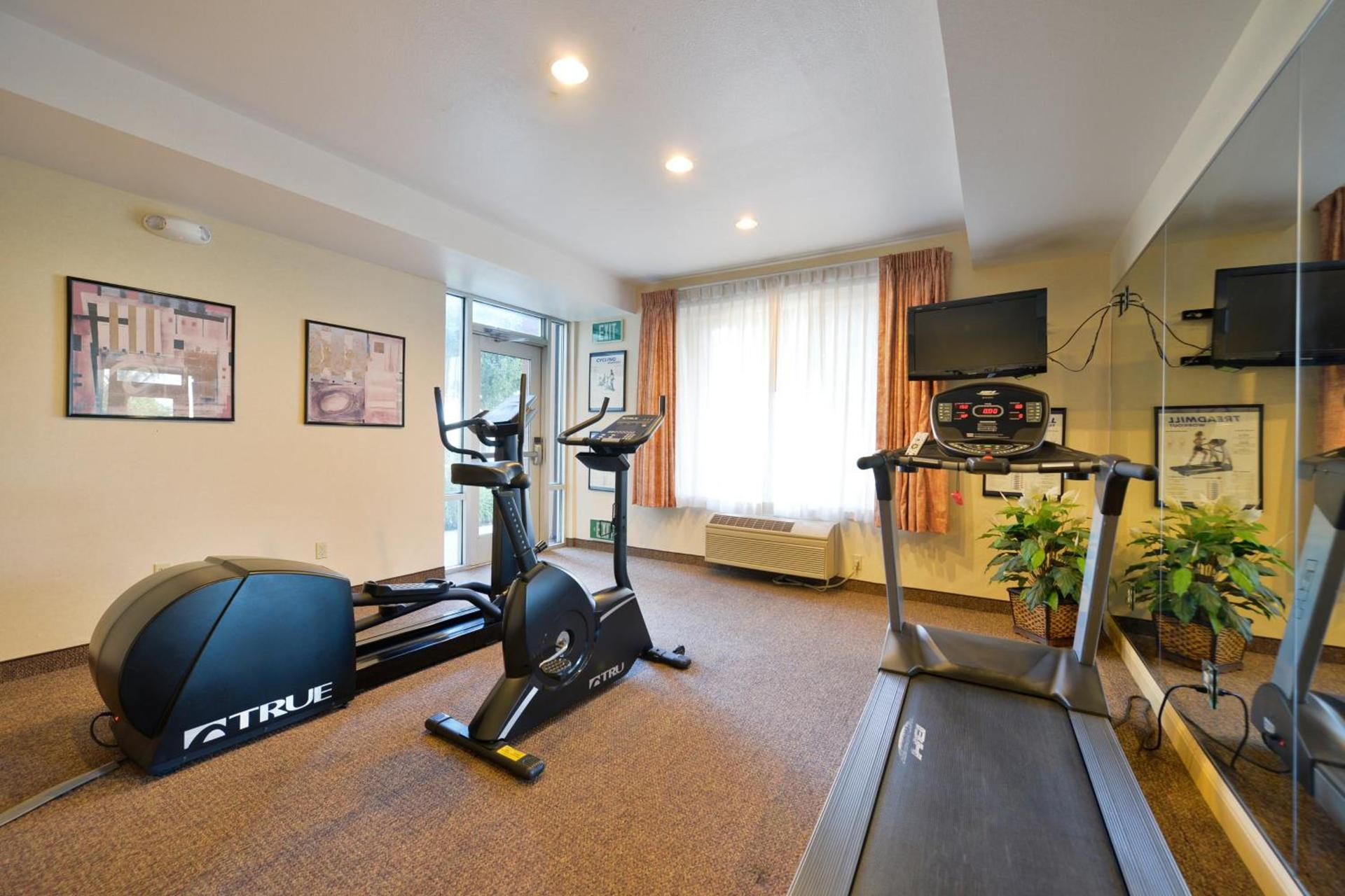 Holiday Inn Express Elk Grove West I-5 by IHG photo 16